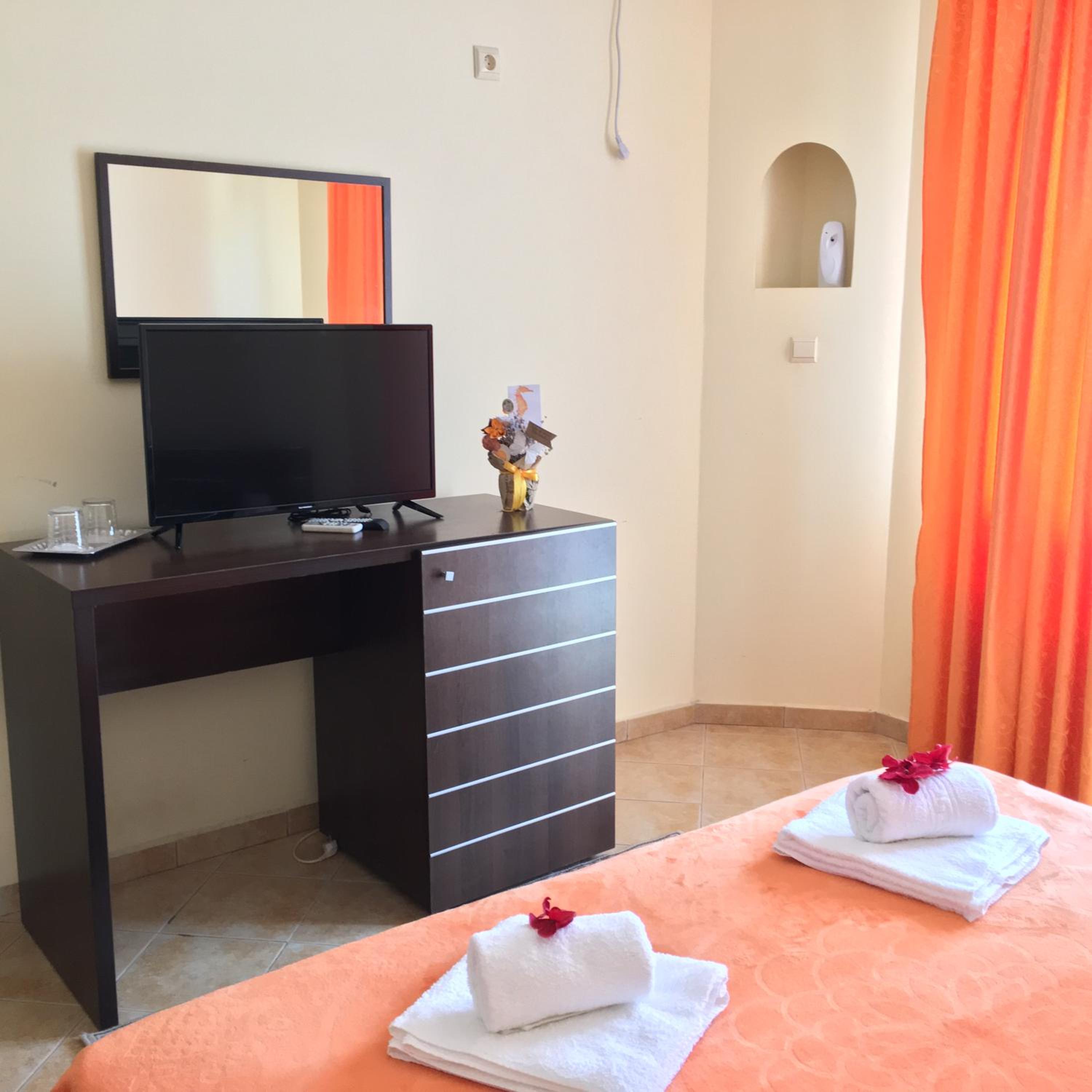 Standard Double Room - Photo 7
