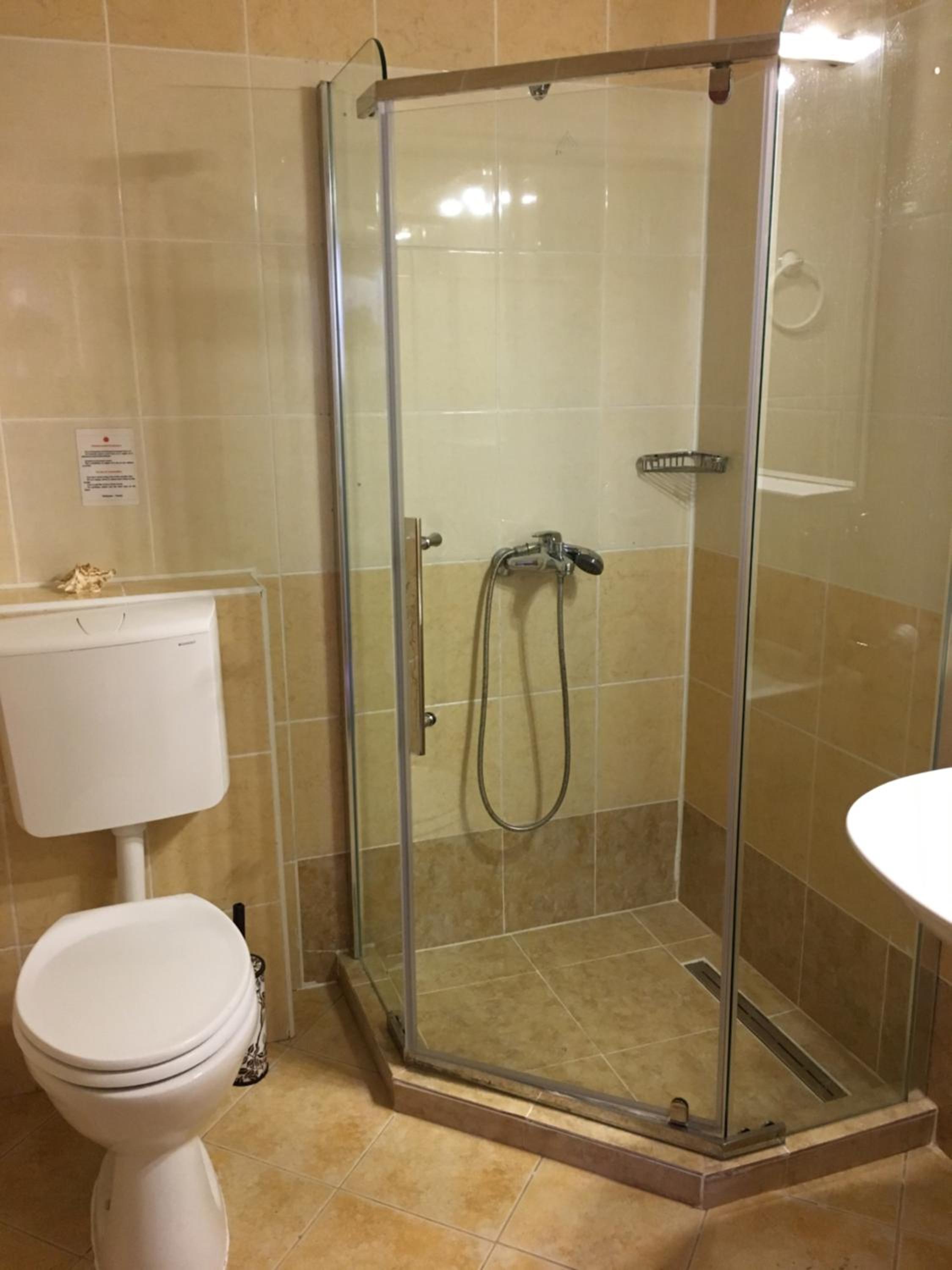 Standard Double Room - Photo 11