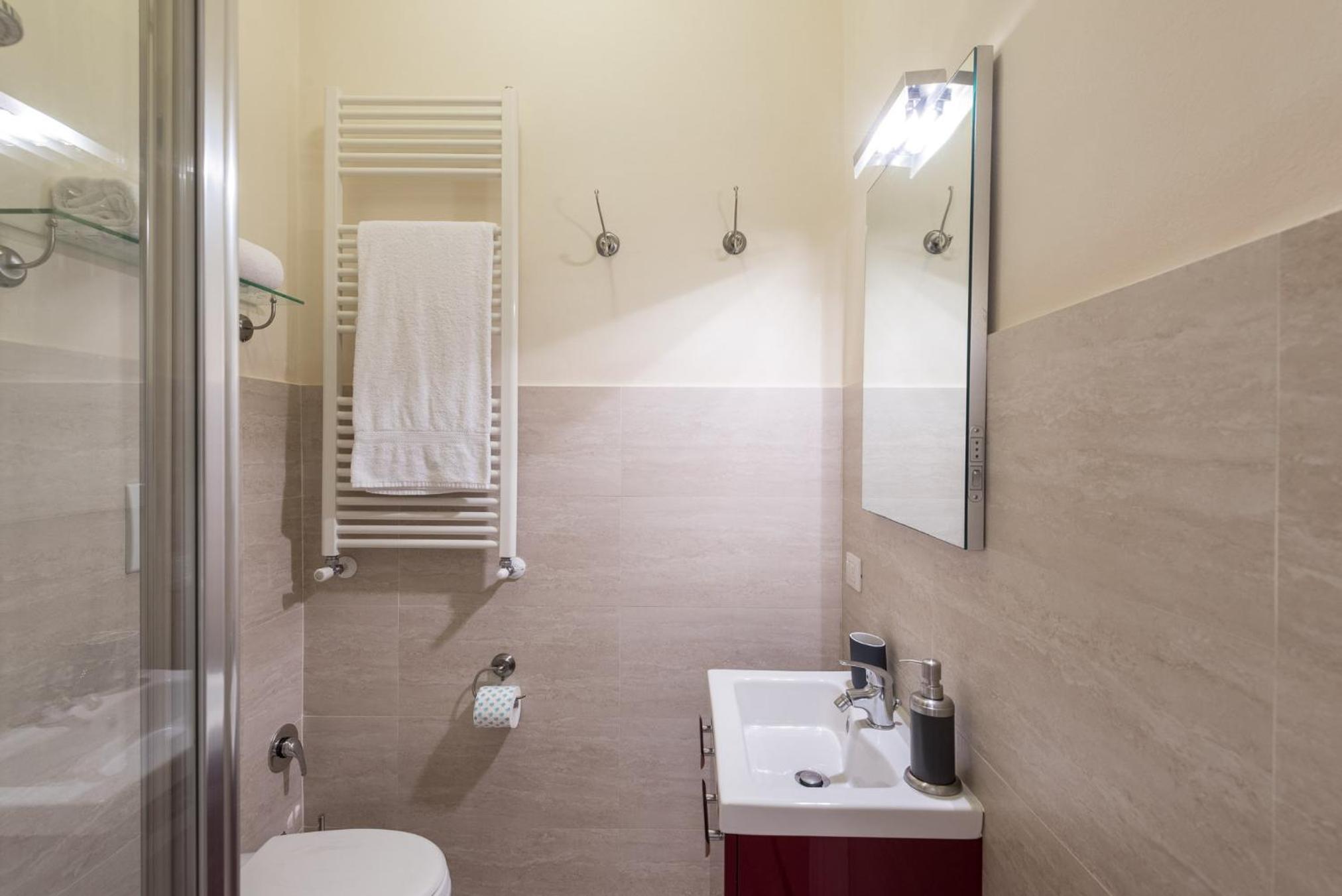 Two-Bedroom Apartment - 1, Via Dei Conti photo 2