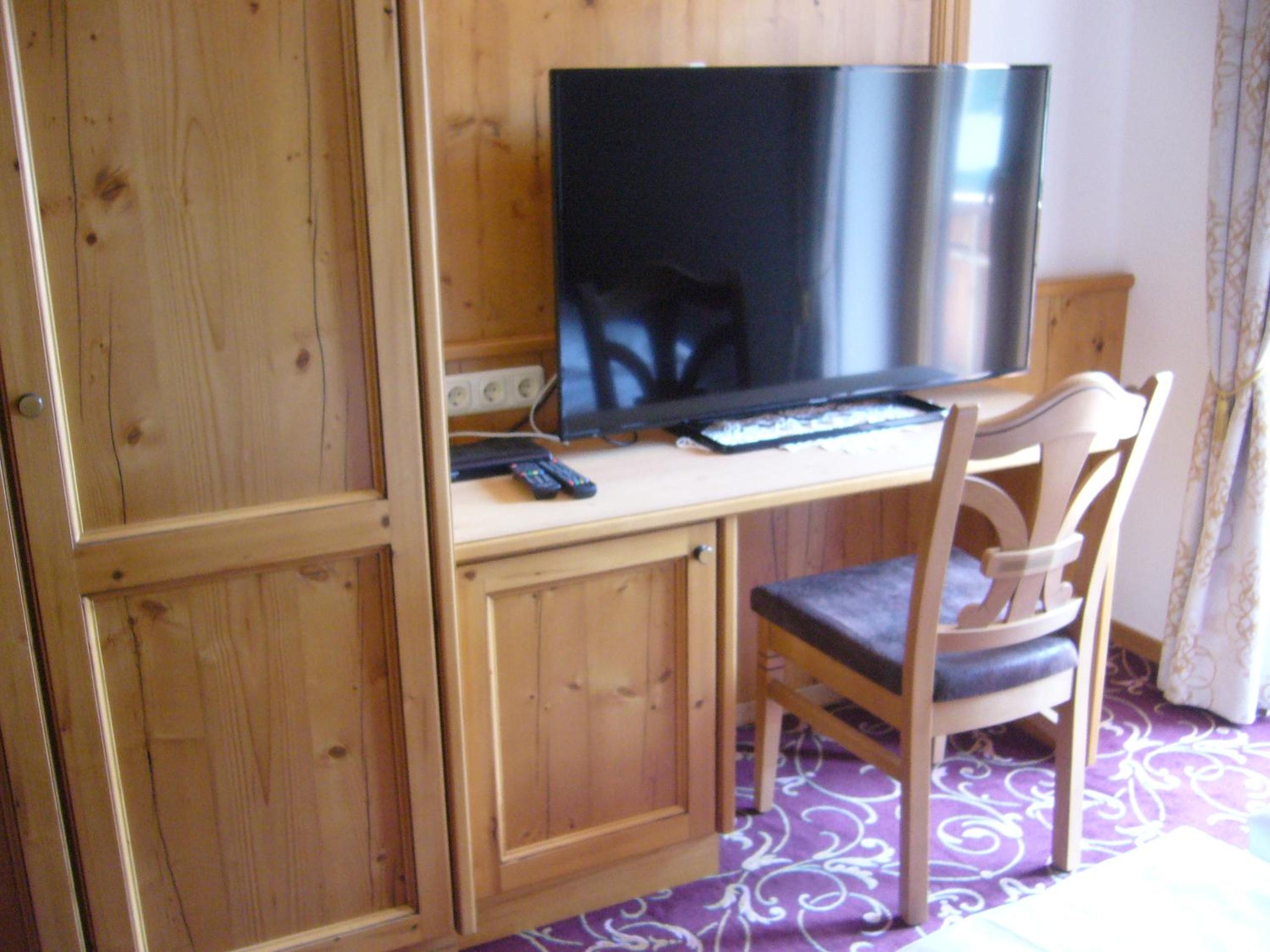 Suite with Balcony - Photo 12