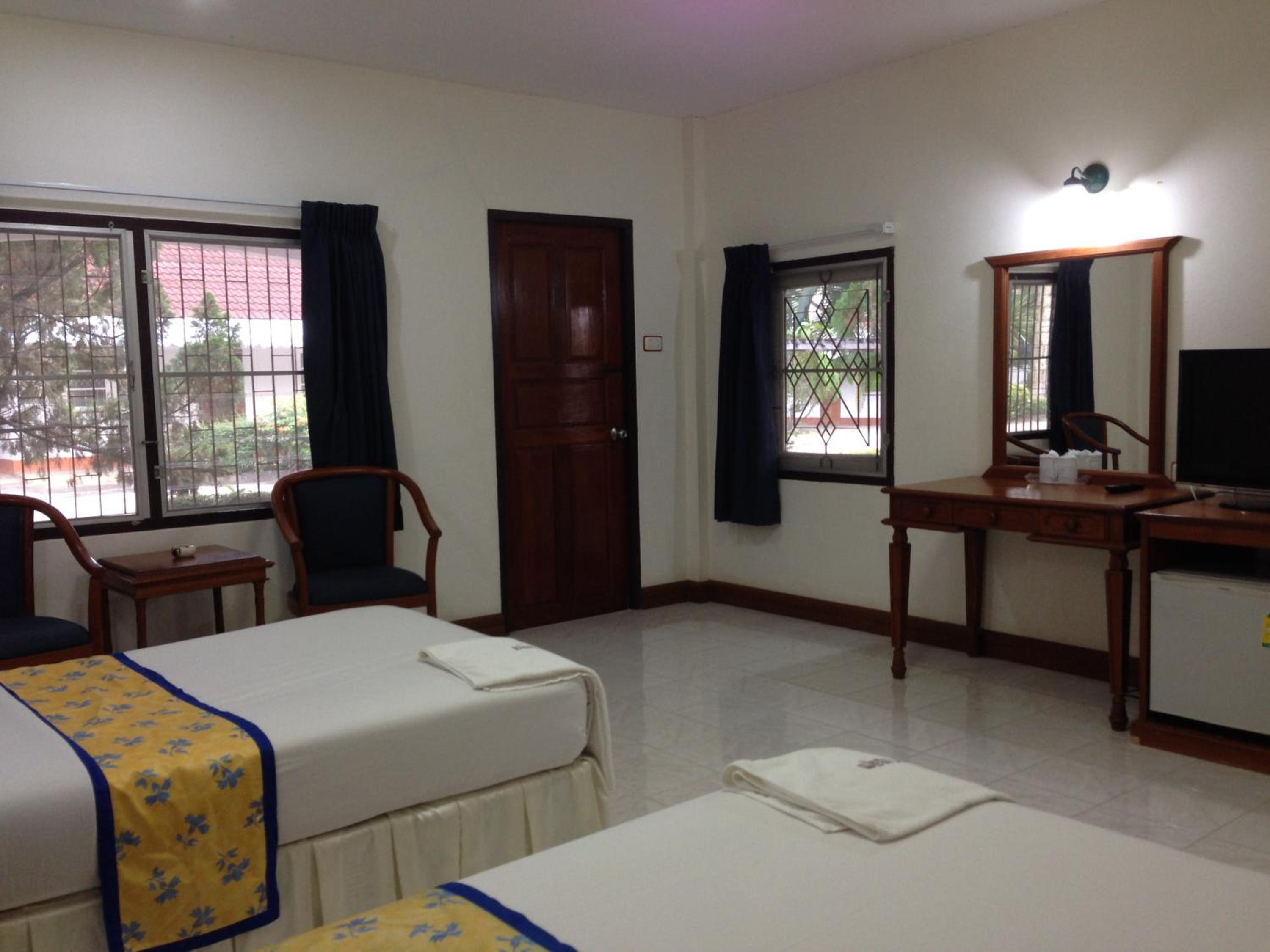Deluxe Double or Twin Room - Photo 6
