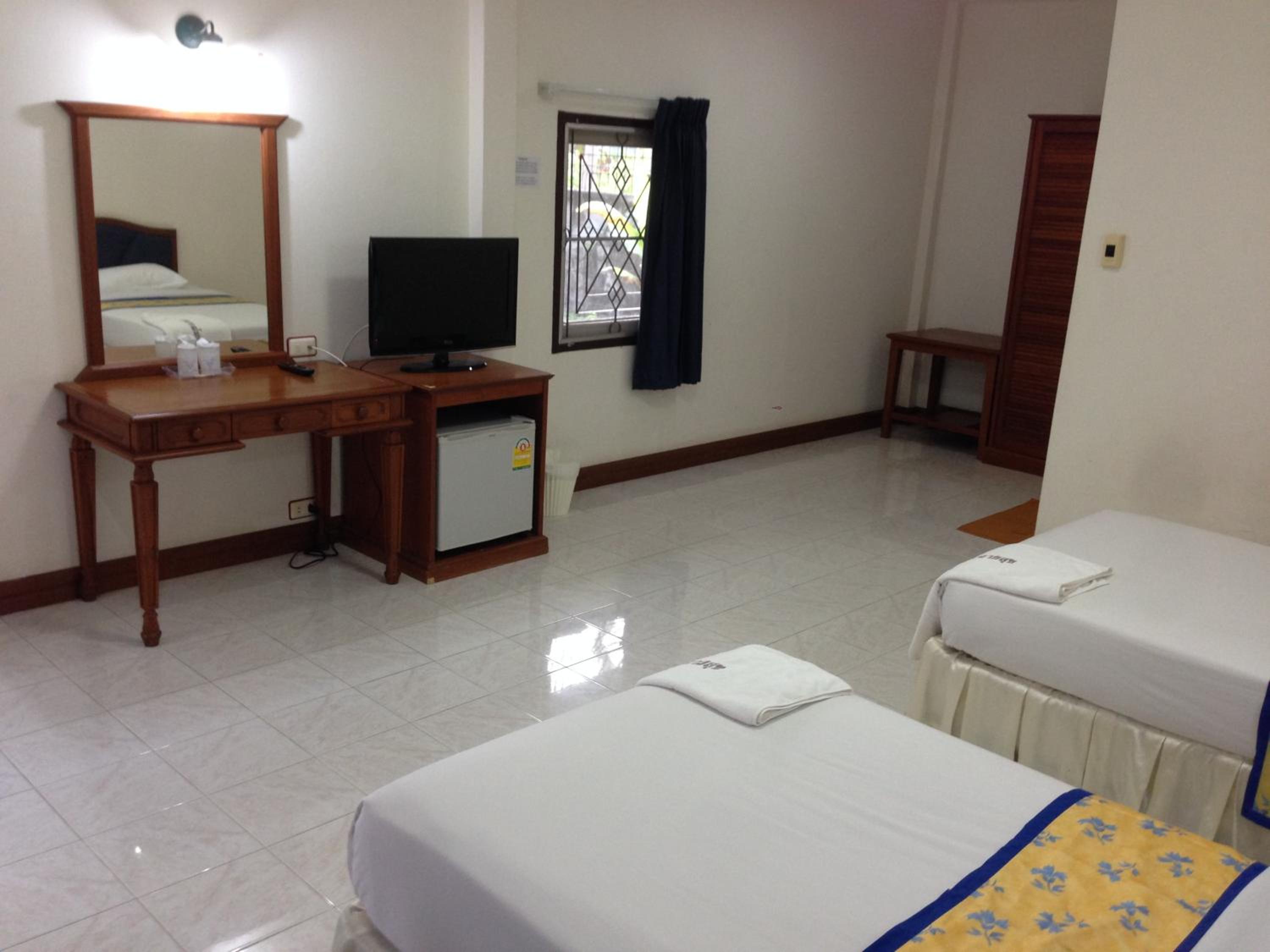 Deluxe Double or Twin Room - Photo 5