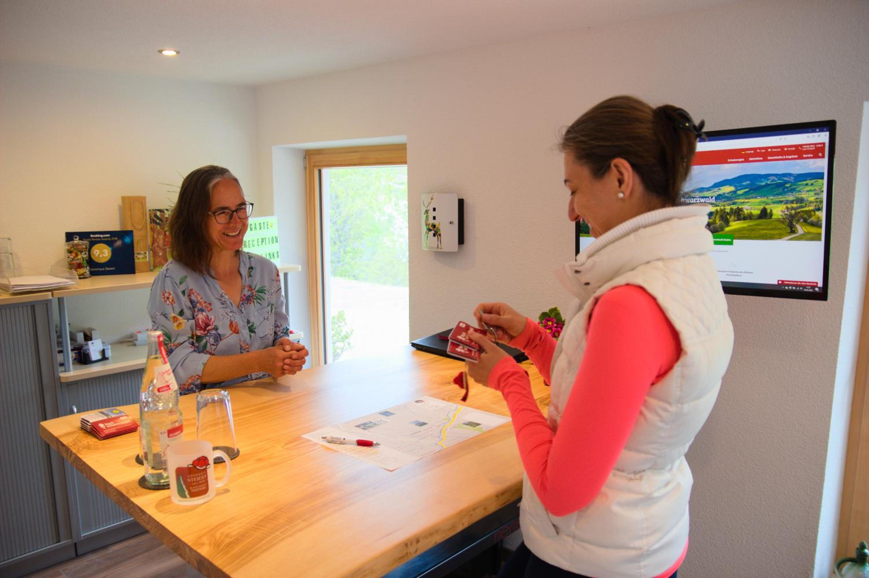 One Bedroom Apartment With Balcony and Garden View photo 2