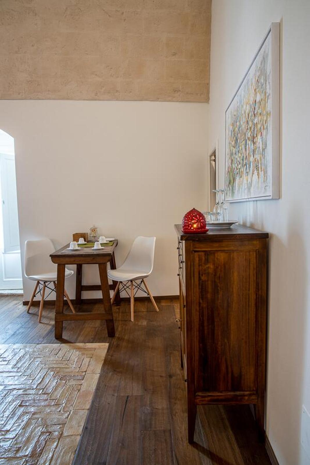 Deluxe Double Room with Balcony - Photo 24
