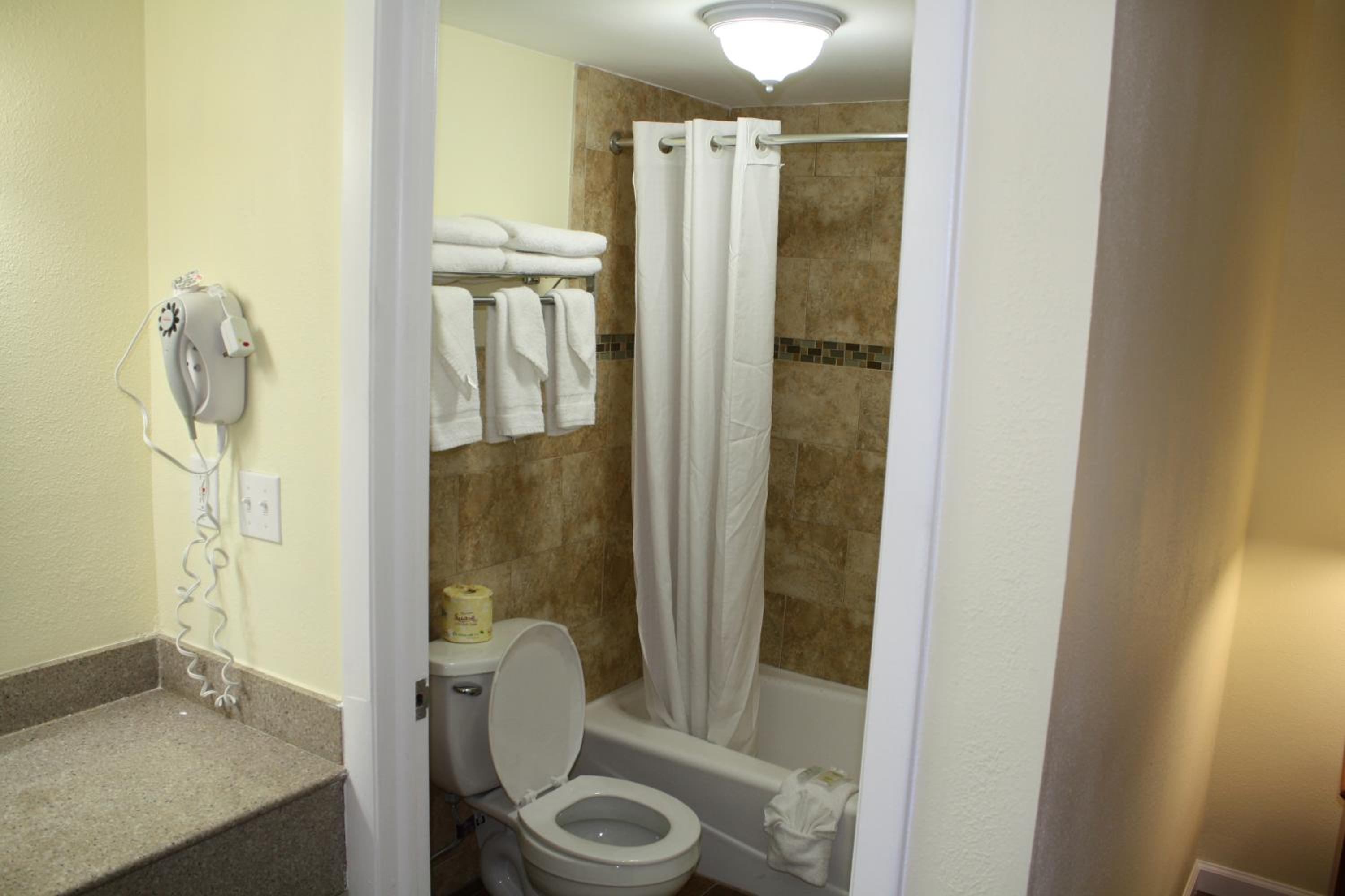 Standard Double Room with Two Double Beds - Photo 3