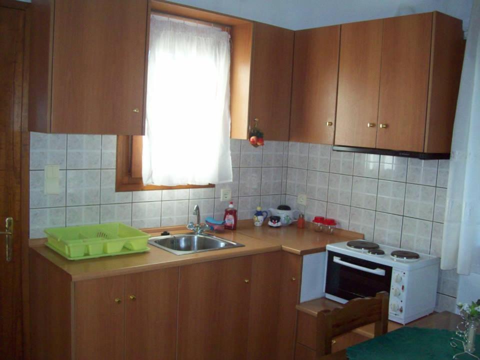 One-Bedroom Apartment - Photo 3