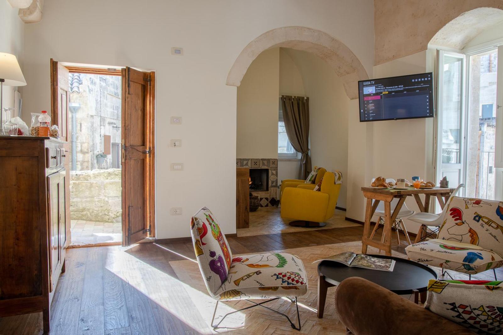 Deluxe Suite - Photo 15