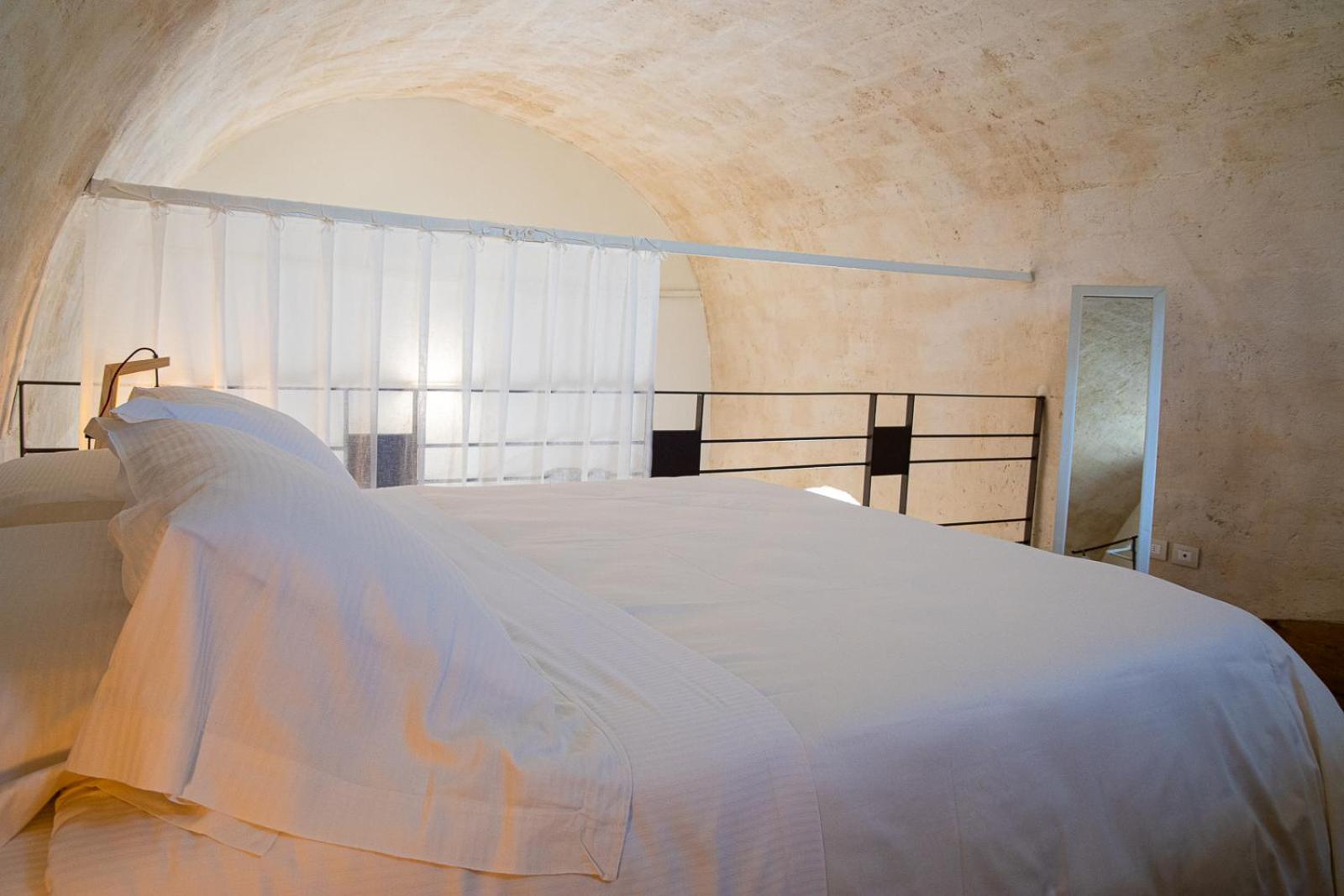 Deluxe Suite - Photo 7
