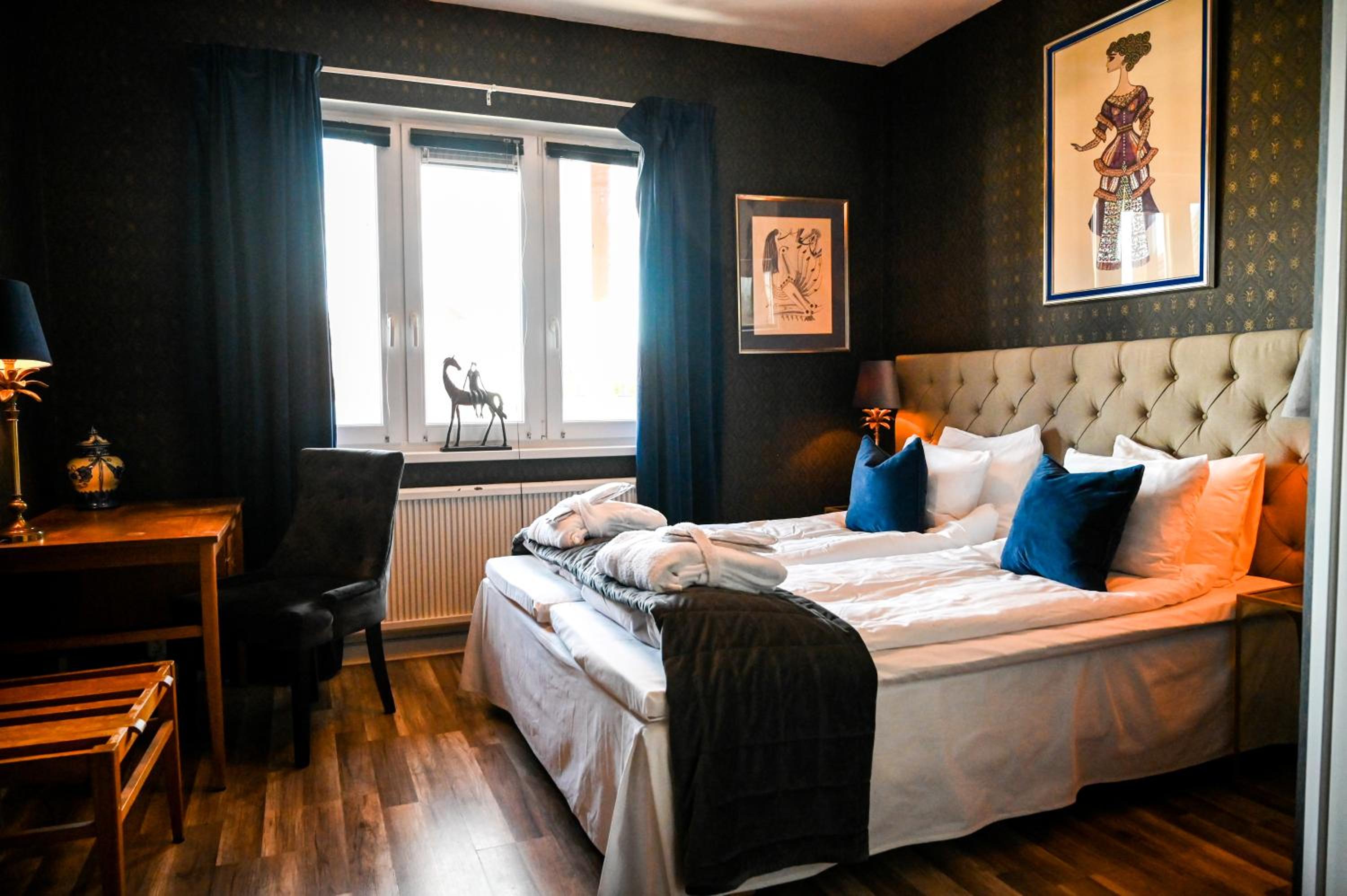 Double or Twin Room - Photo 3