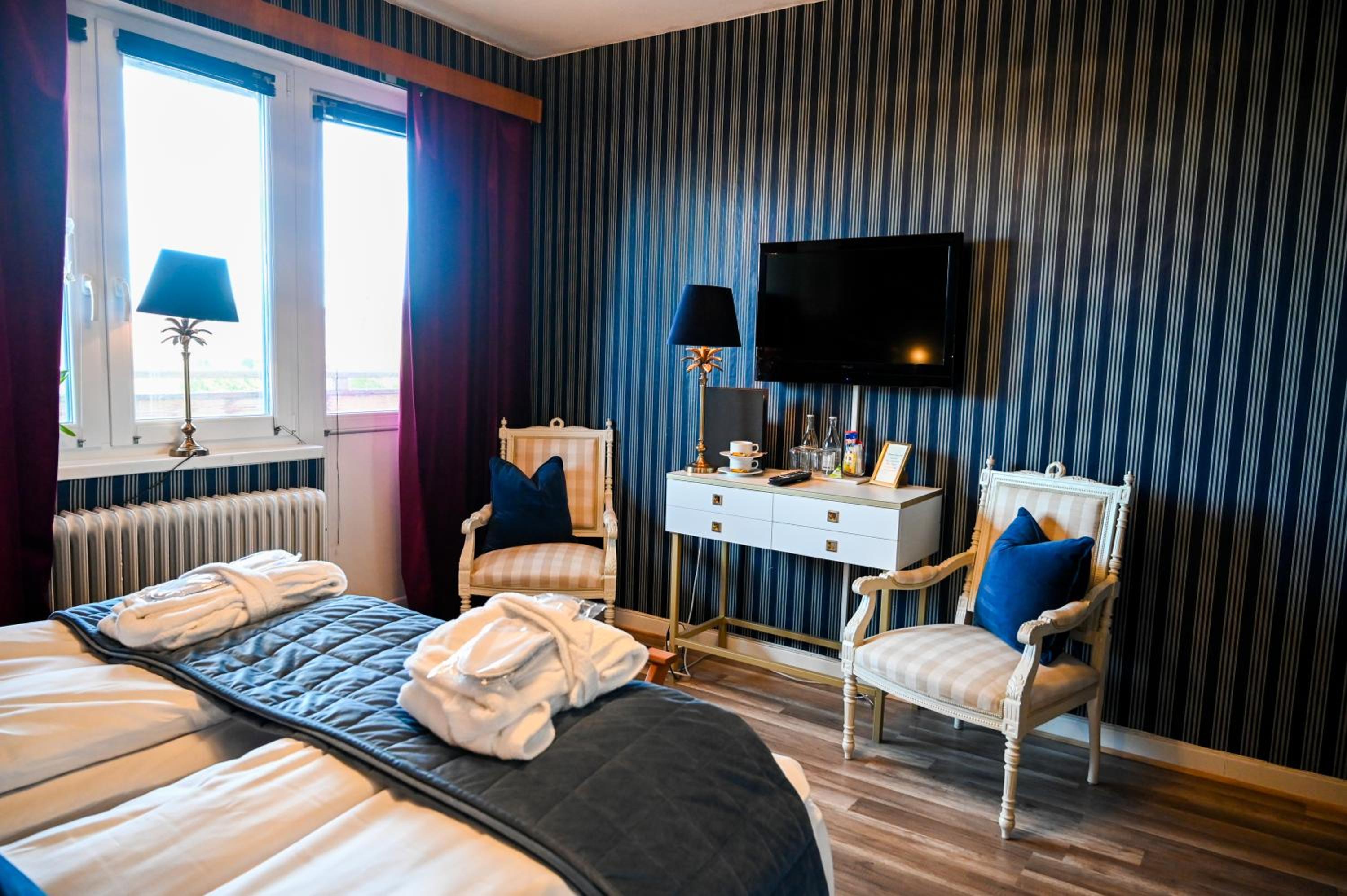 Double or Twin Room - Photo 13