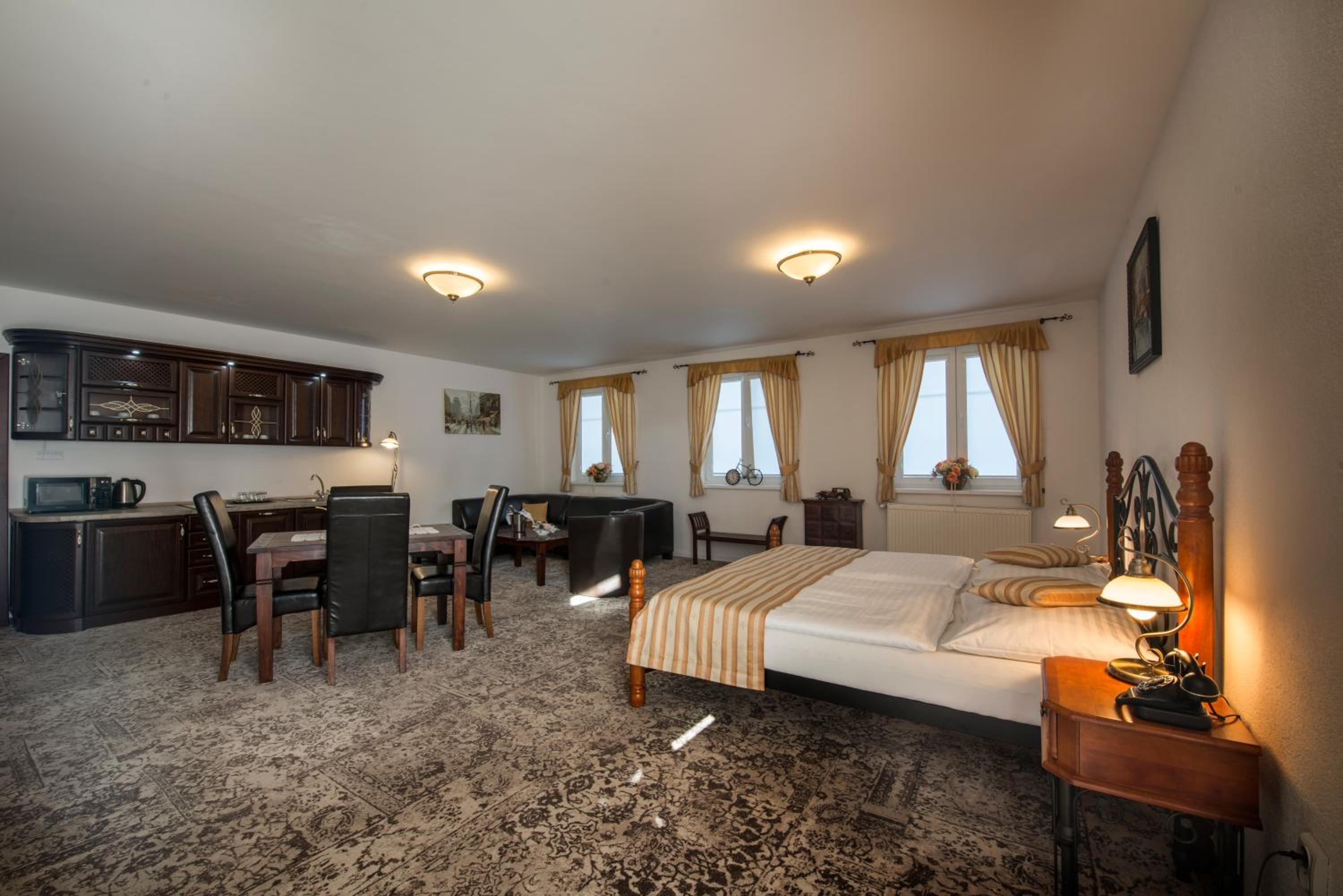 Two-Bedroom Apartment With Garden View photo 2