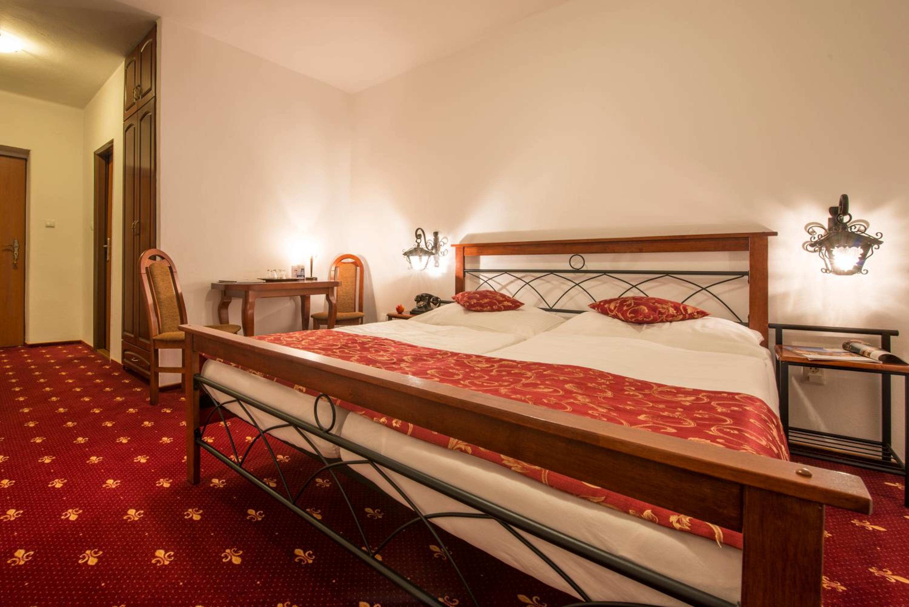 Double Room (2 Adults + 1 Child ) photo 1