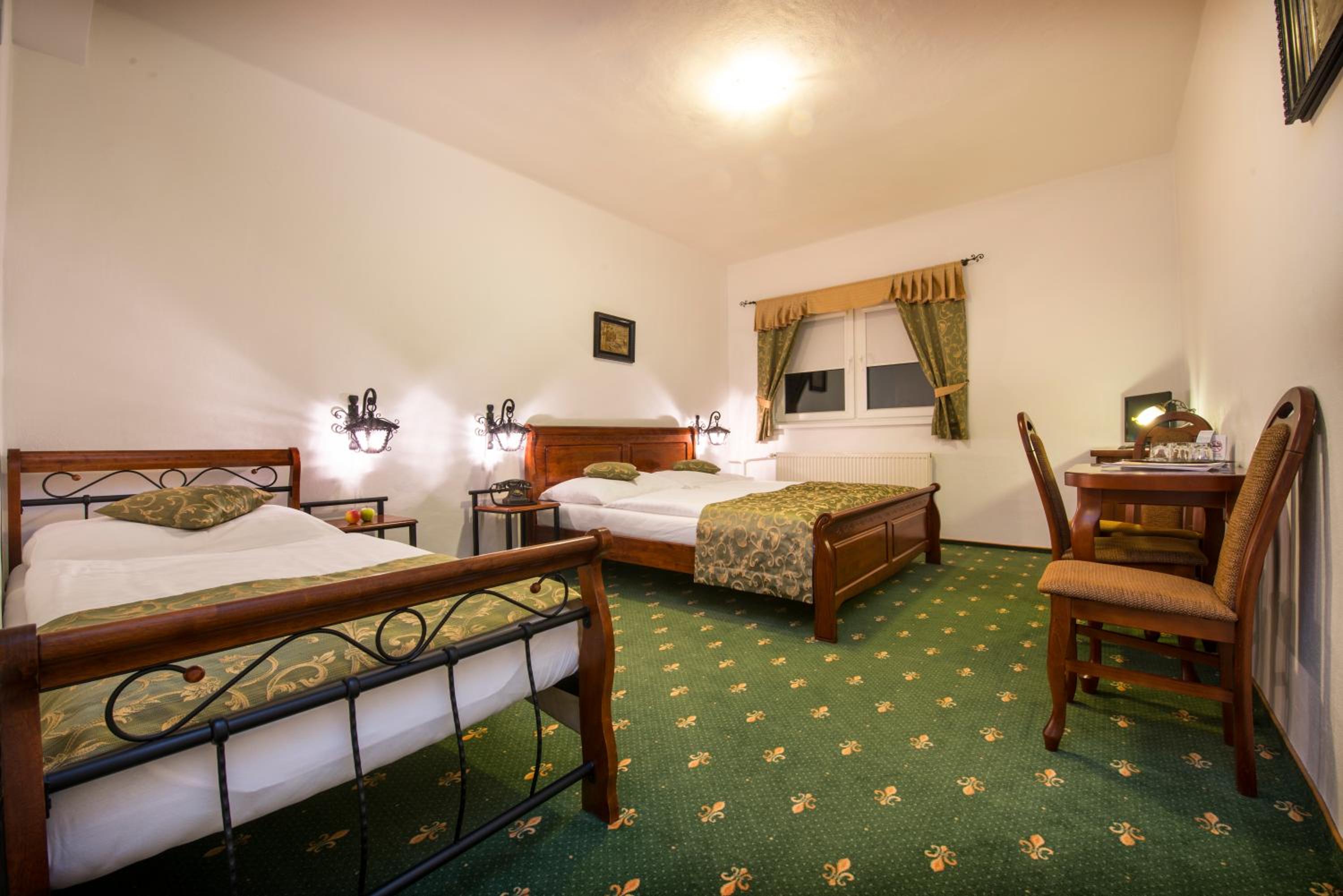 Triple Room