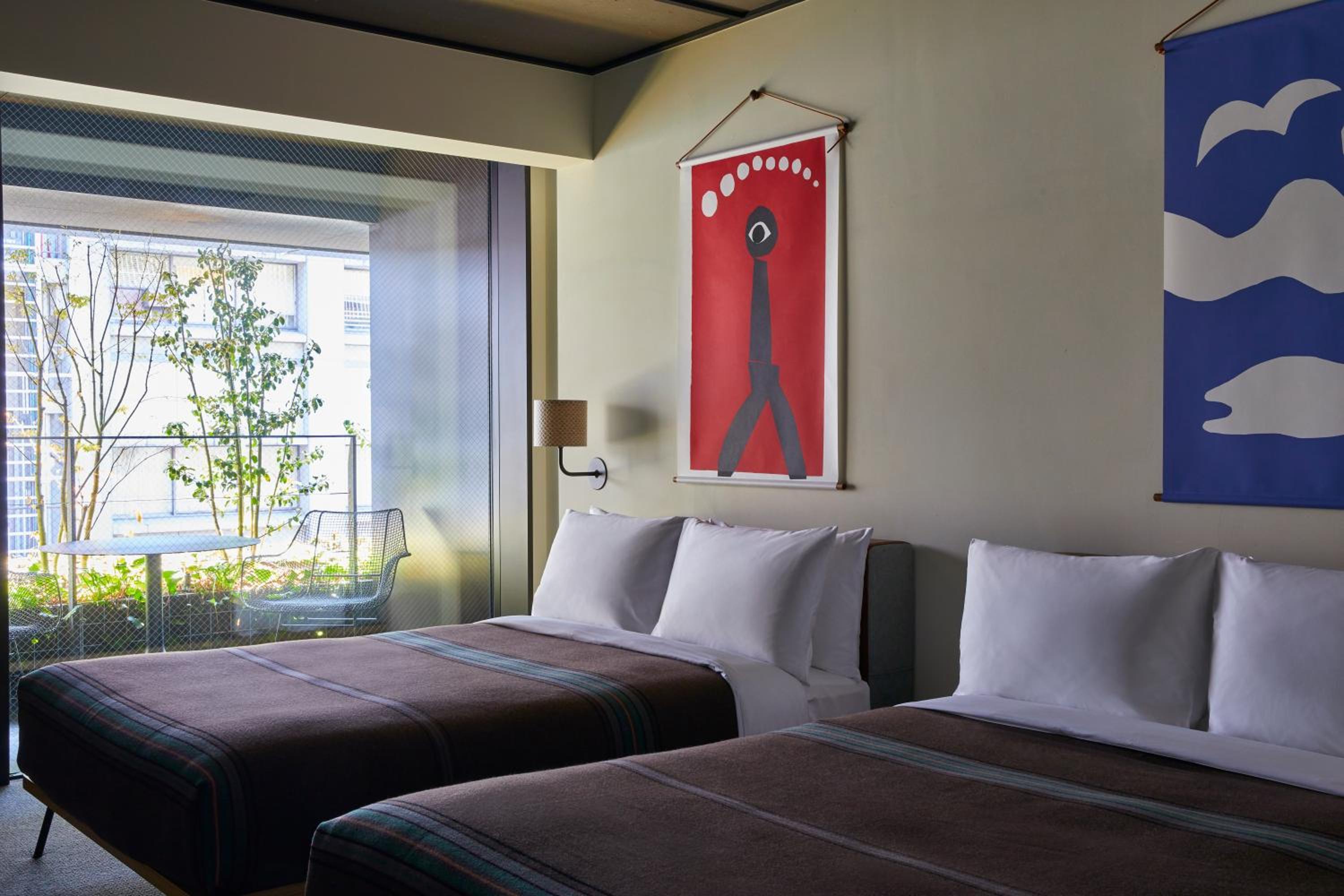 Deluxe with One Twin Bed and 2 Adults Occupancy (Non Smoking) photo 2
