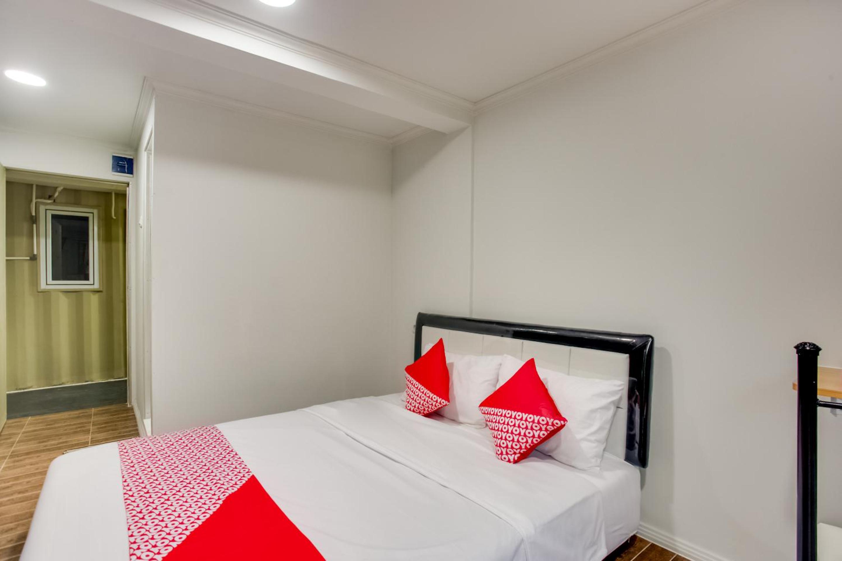 Deluxe Double Room - Photo 10