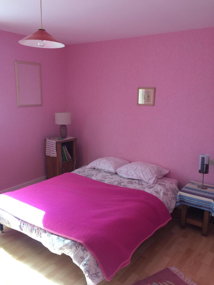 Double Room with Shared Bathroom photo 2