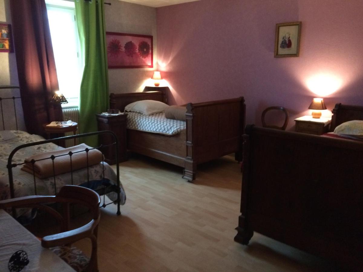 Triple Room with Shared Bathroom photo 1