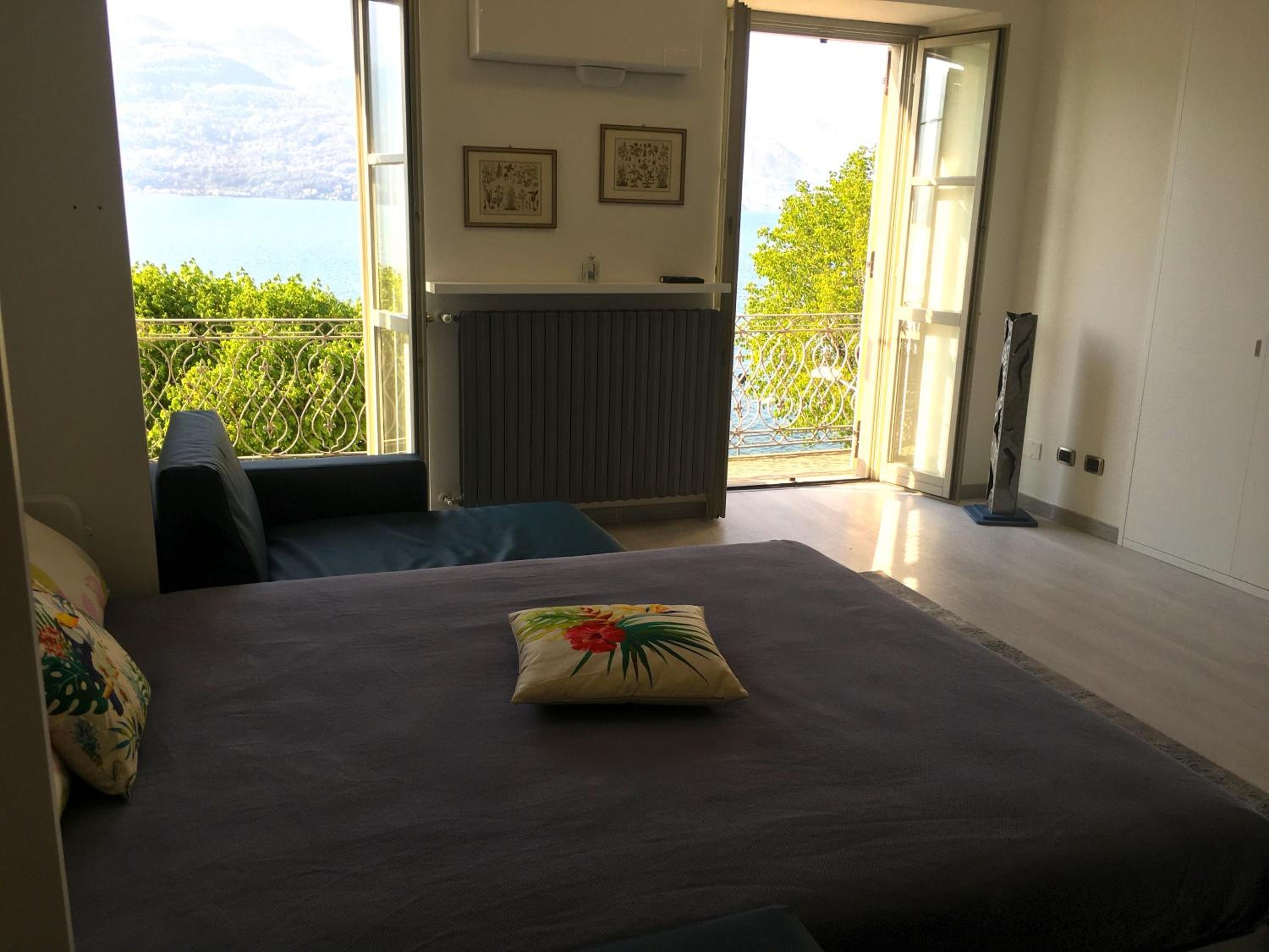 Apartment with Lake View - Photo 1