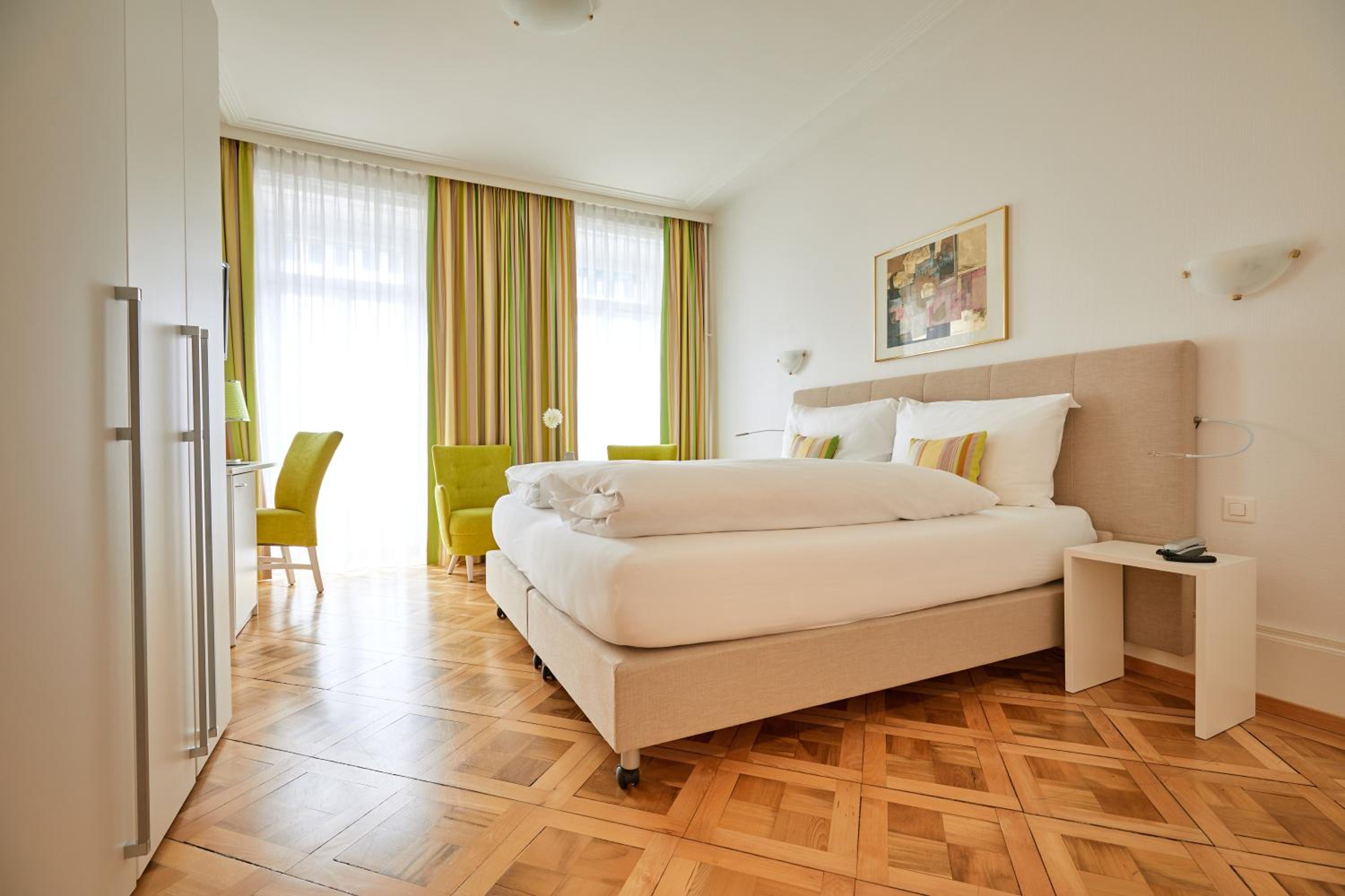 Superior Double Room with Balcony and Lake View - Photo 1