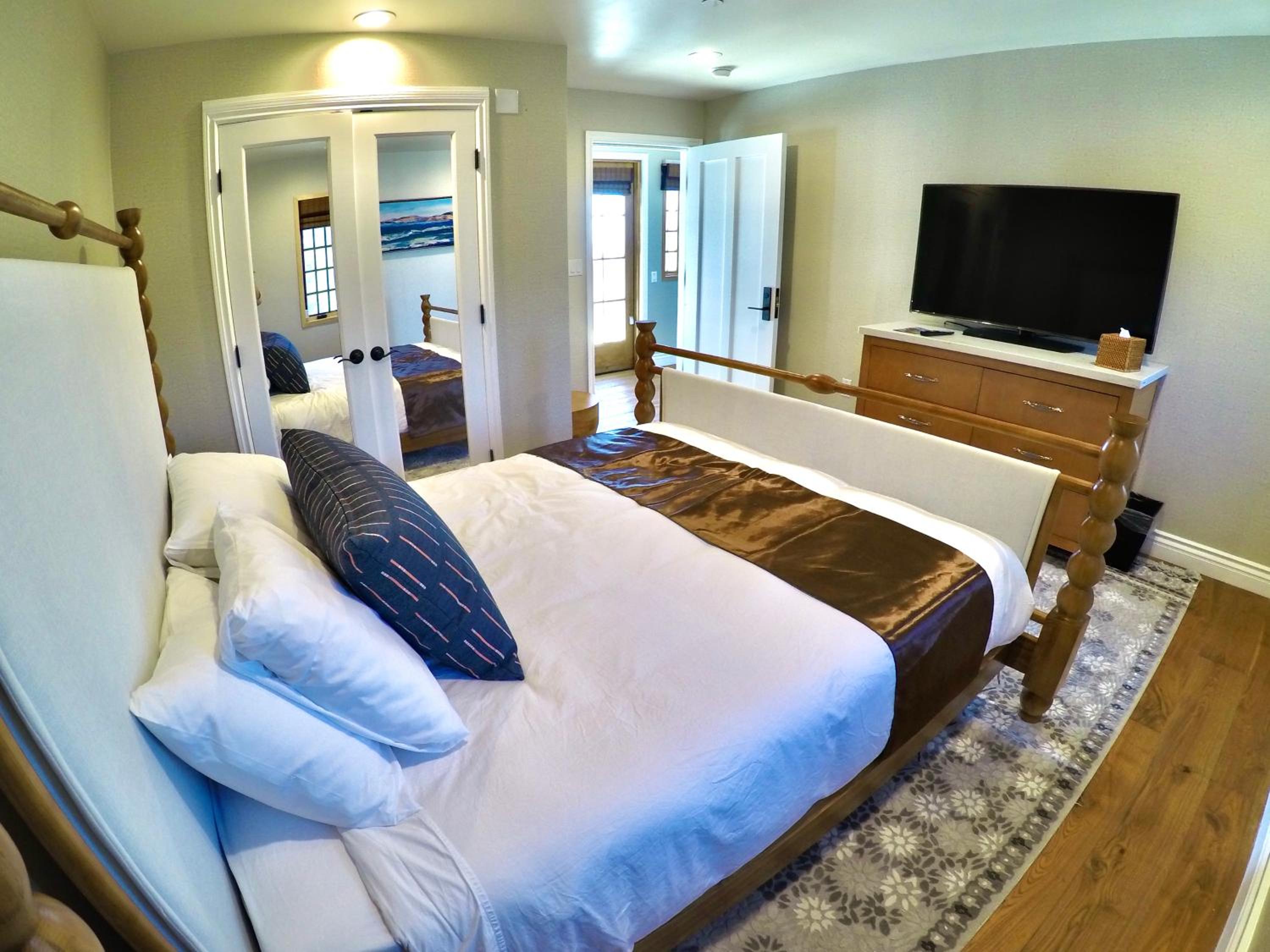Three-Bedroom Penthouse - Photo 21