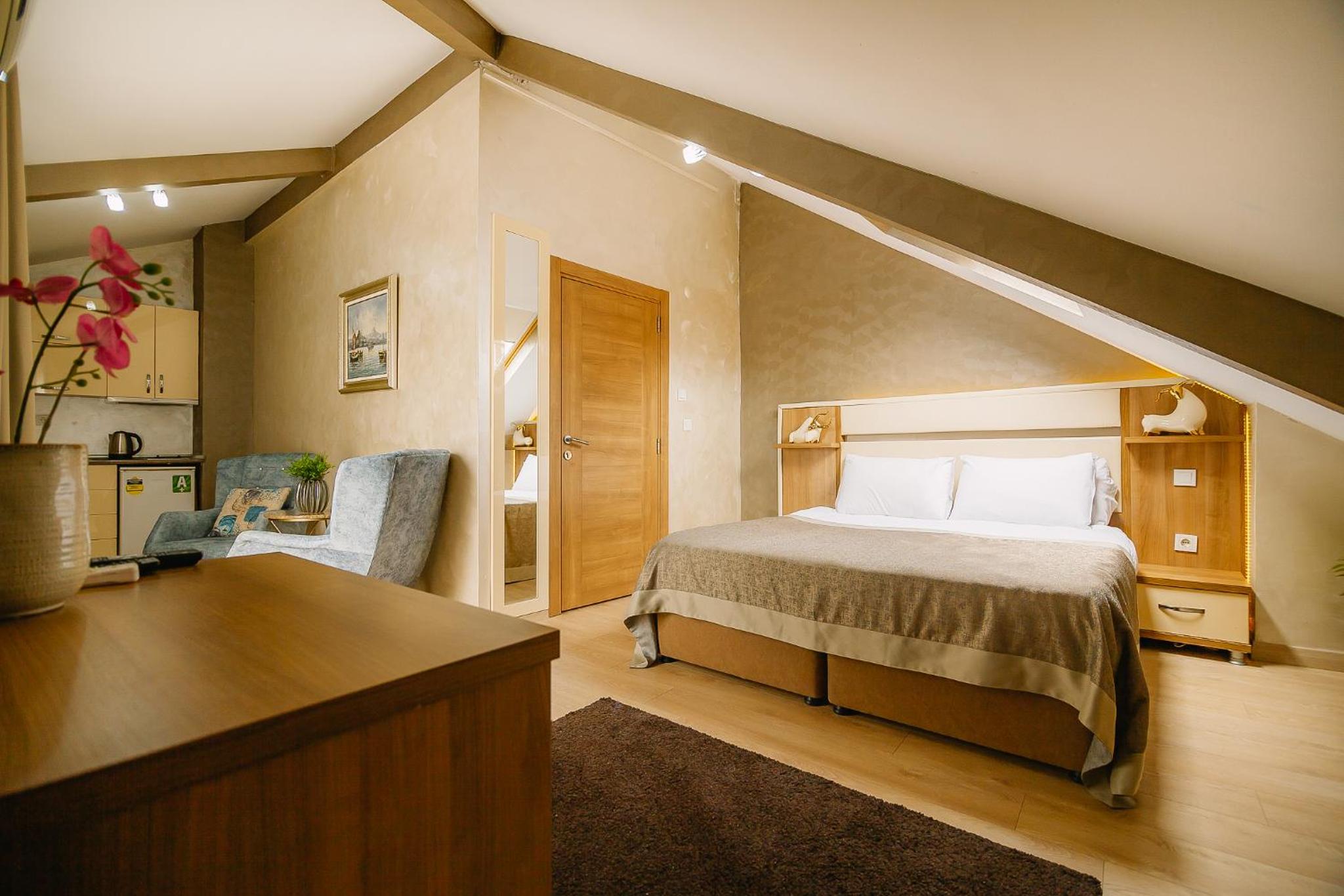 Junior Suite with Balcony photo 3