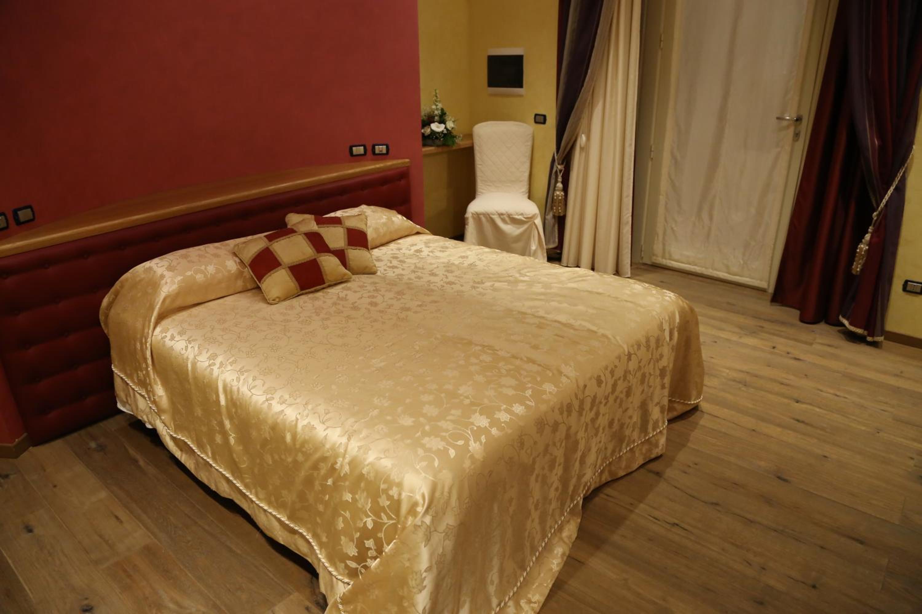 Junior Suite with Garden View photo 1
