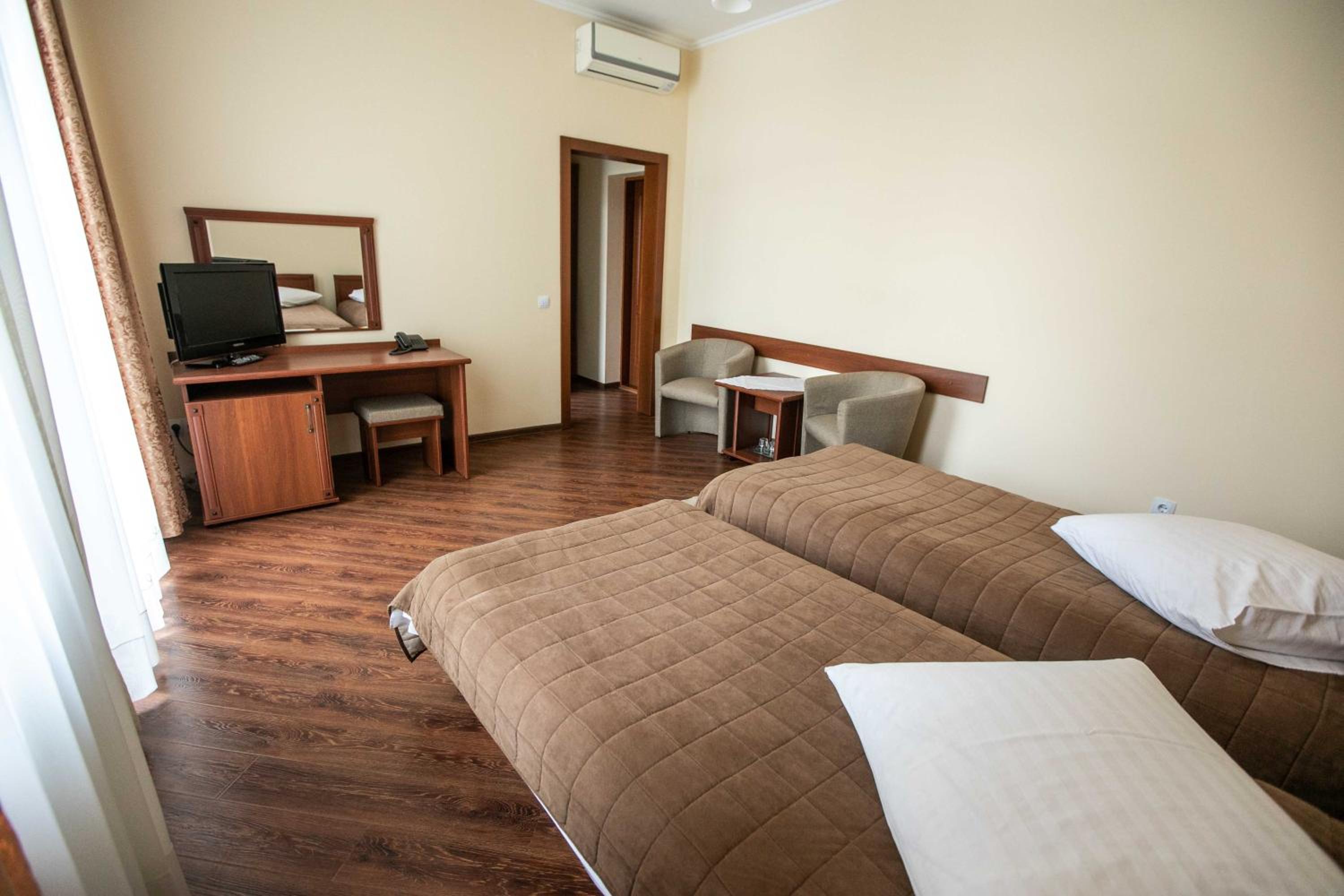Standard Twin Room photo 3