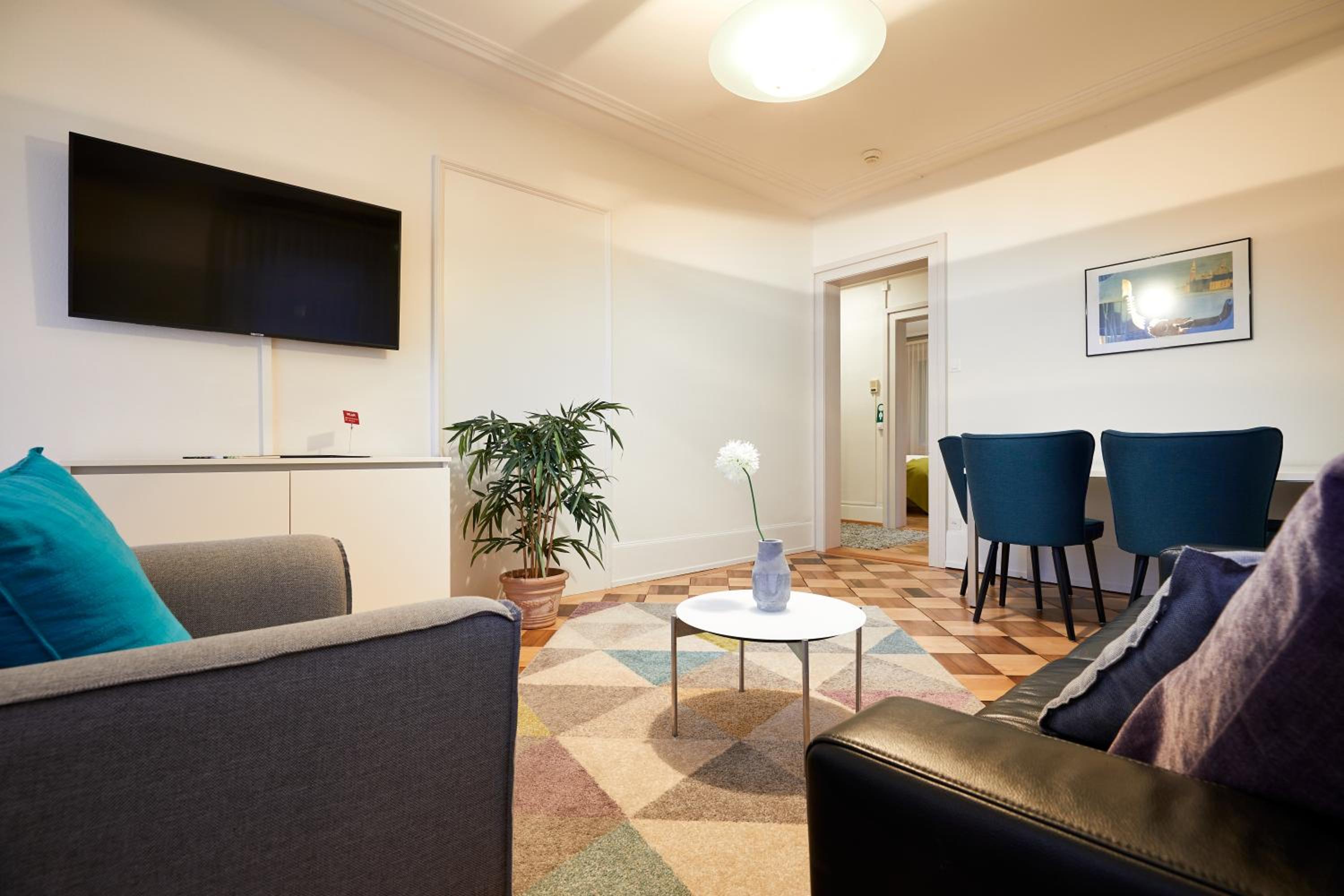 Family Apartment with Lake View - Photo 2