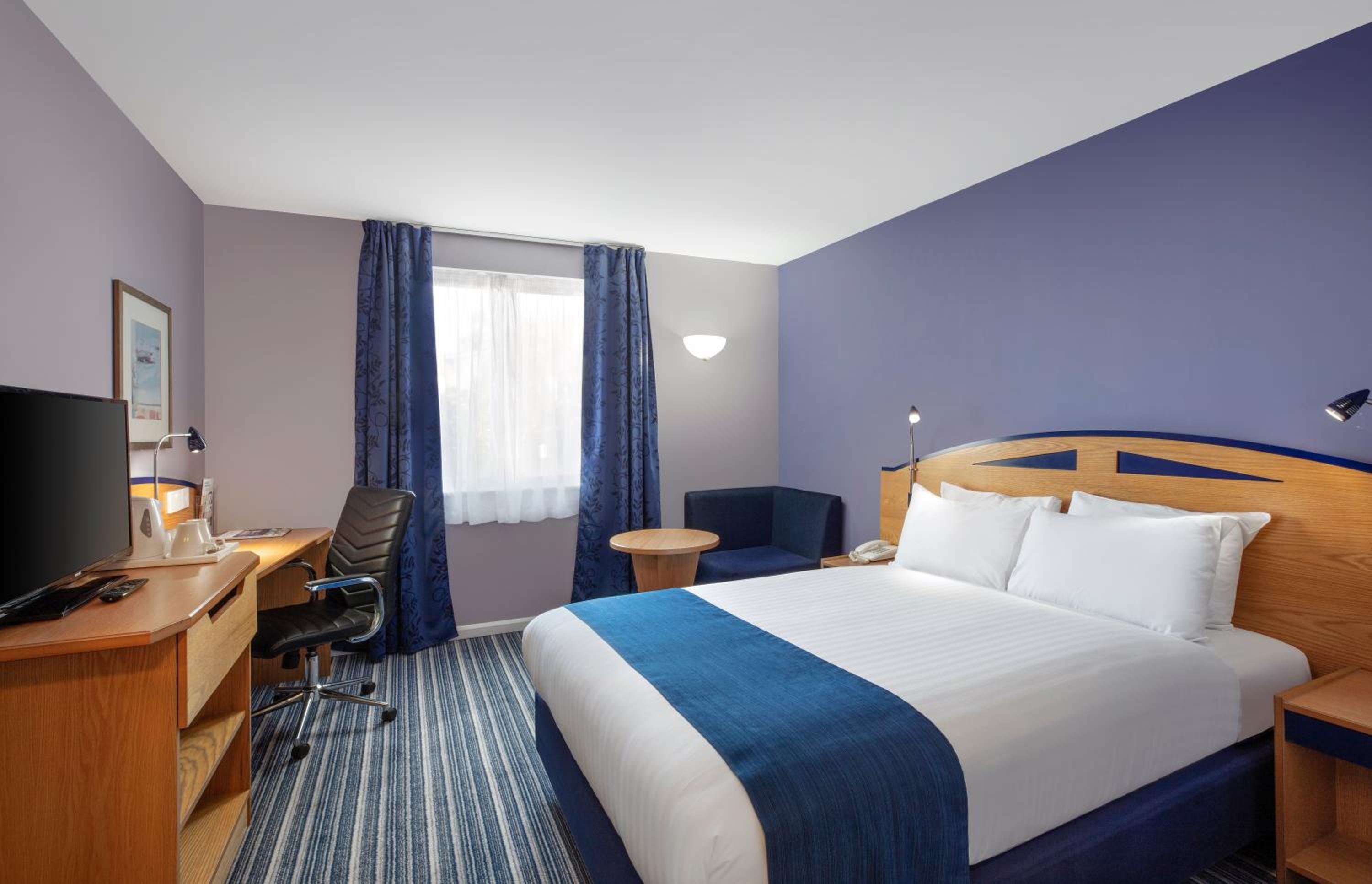 Standard Double Room with Free Hot Breakfast - Photo 4