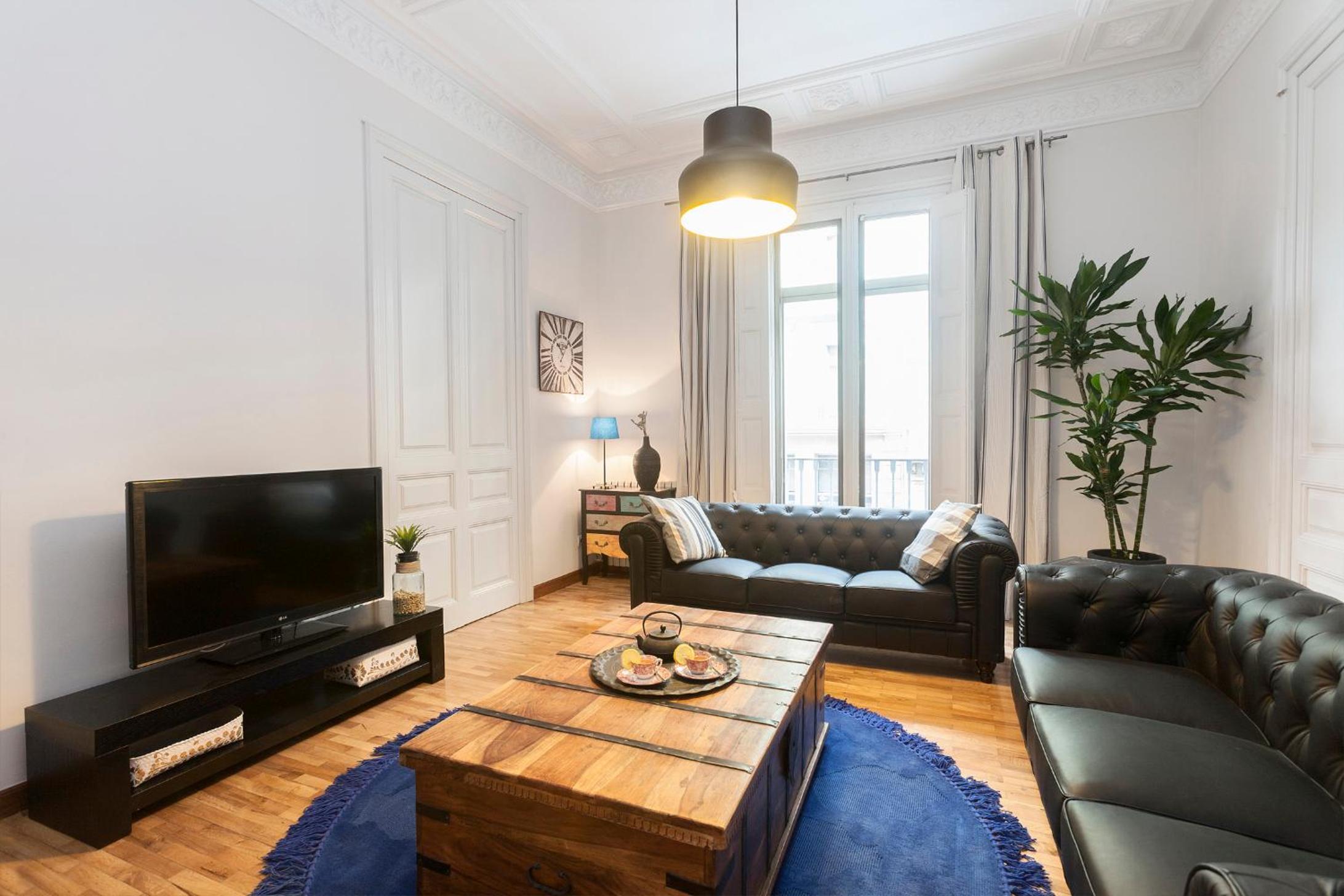 Apartamento de Seis Habitaciones - Balmes, 23