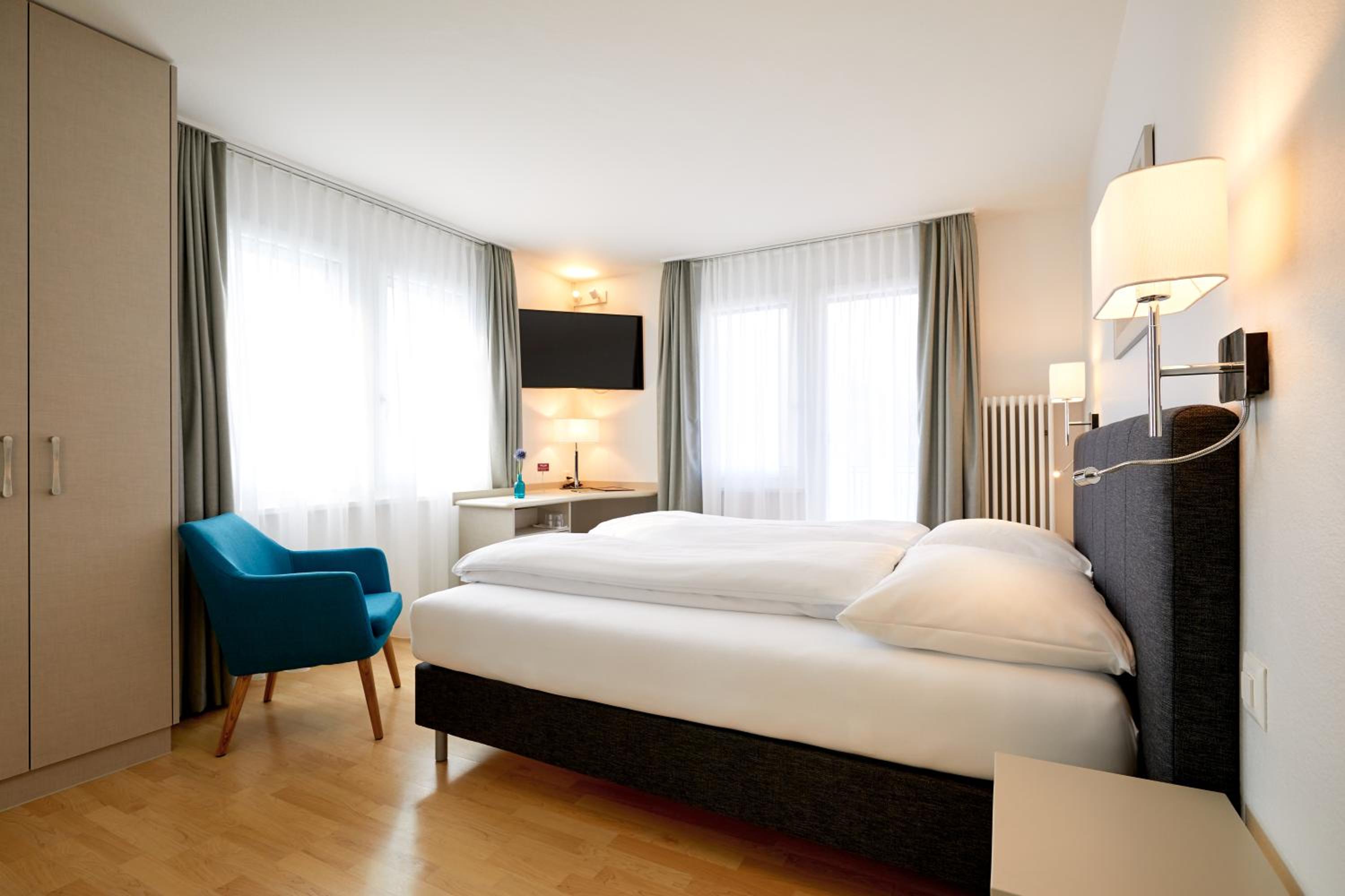 Superior Double Room with Balcony and Lake View - Photo 11