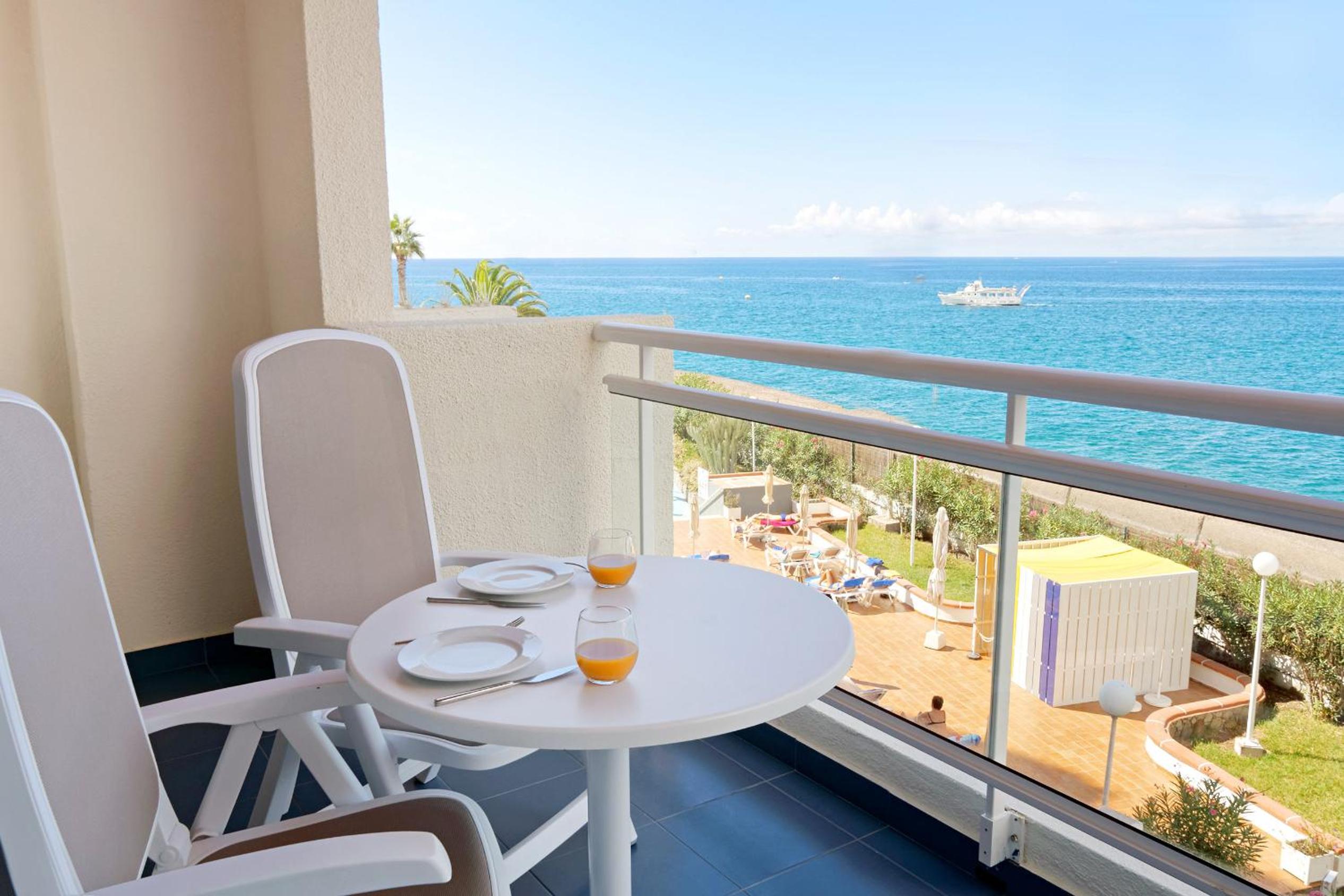Superior Apartment With Sea View High Floor - (1 Adult) thumbnail 5