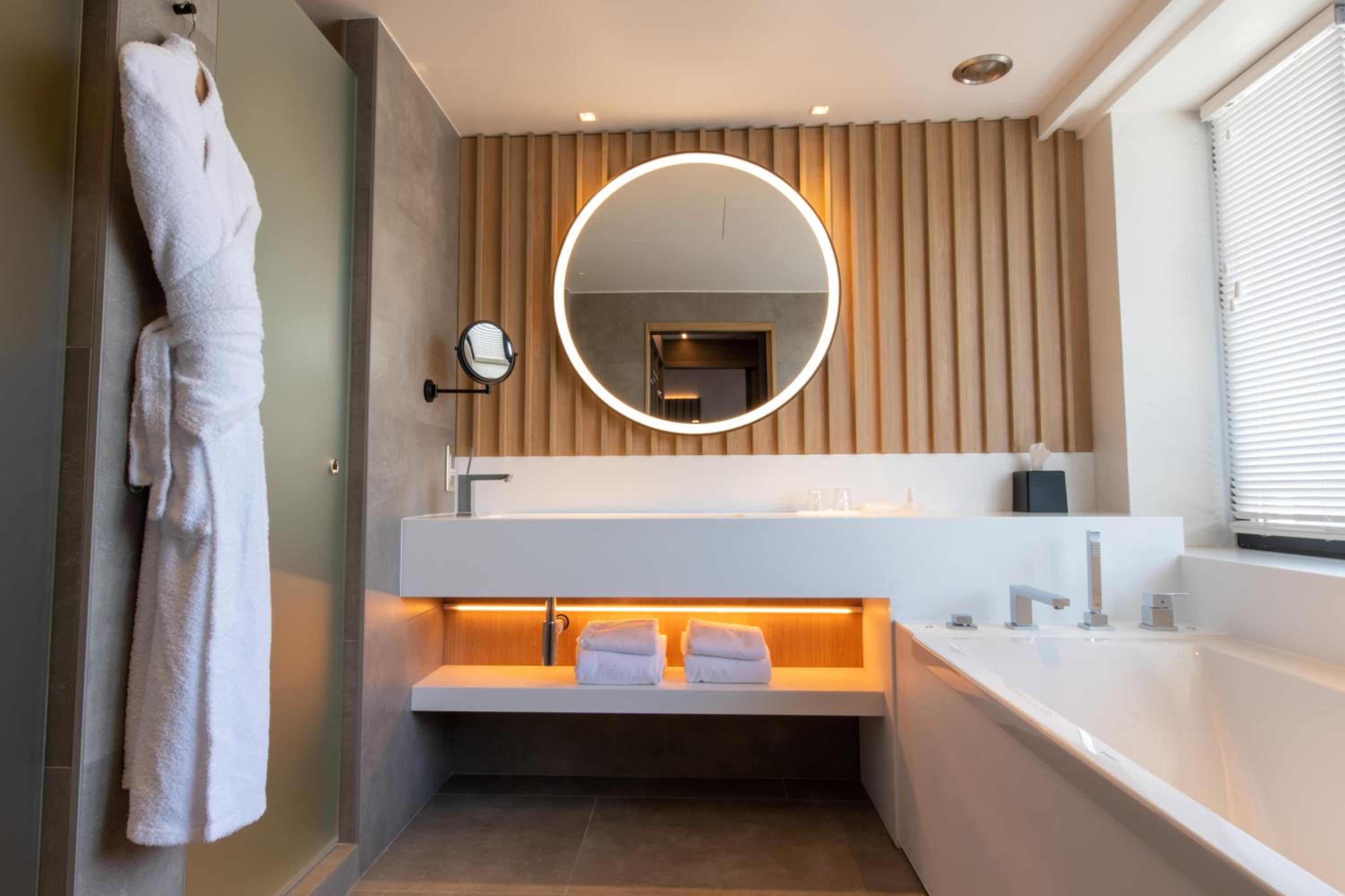 One-Bedroom Suite photo 2