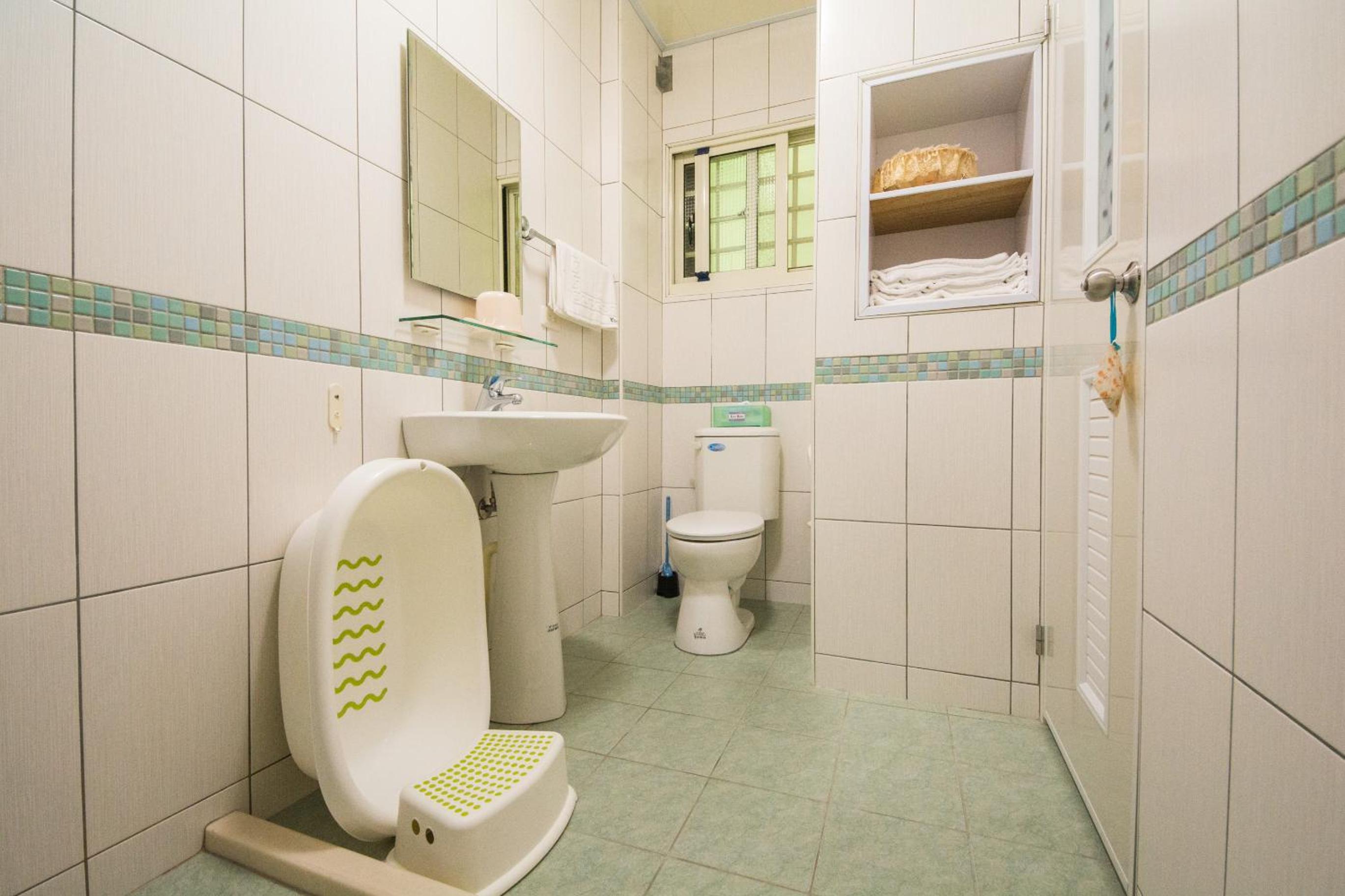 Small Double Room - Photo 7