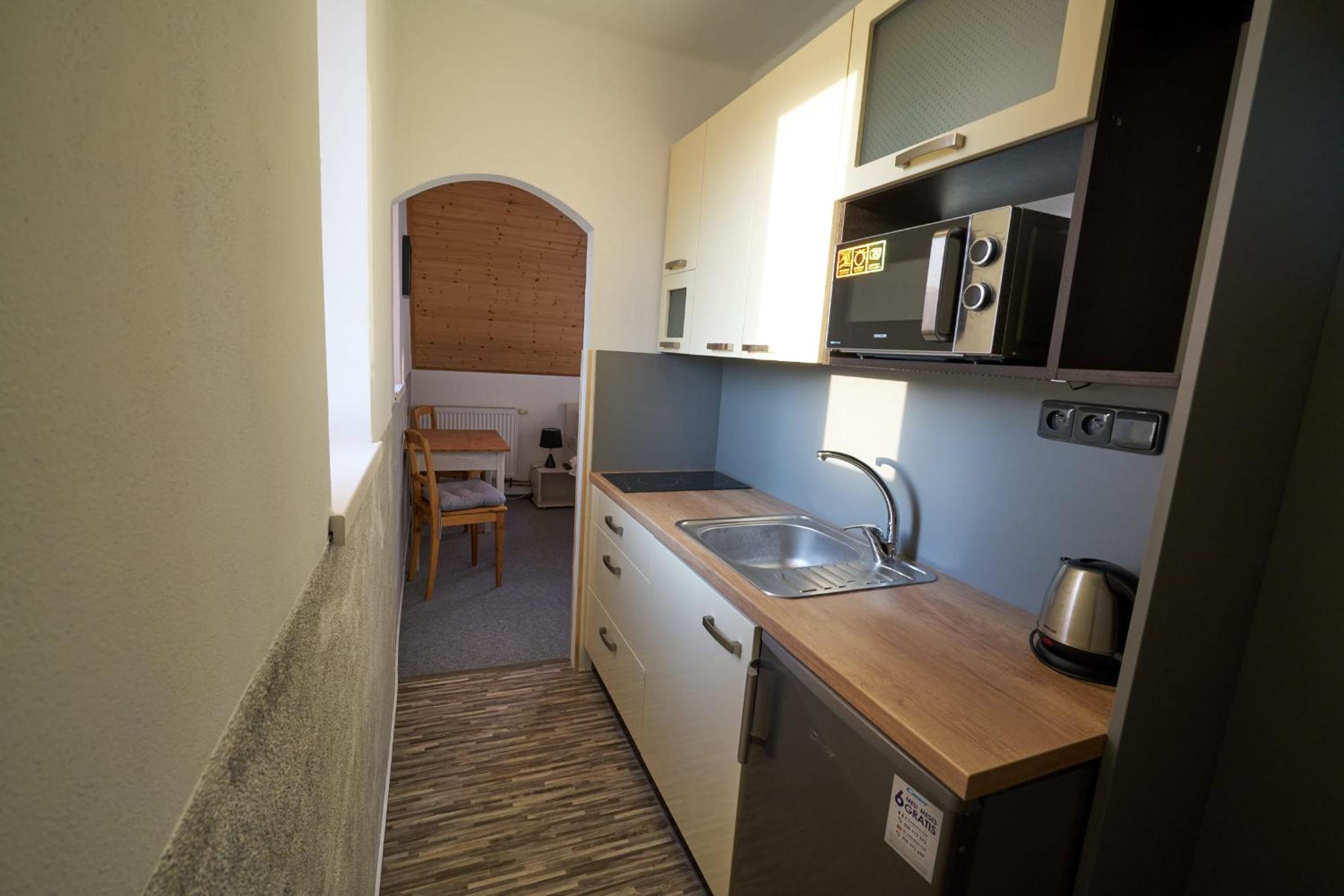 One-Bedroom Apartment - Photo 2