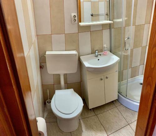 Double Room with Private Bathroom photo 2