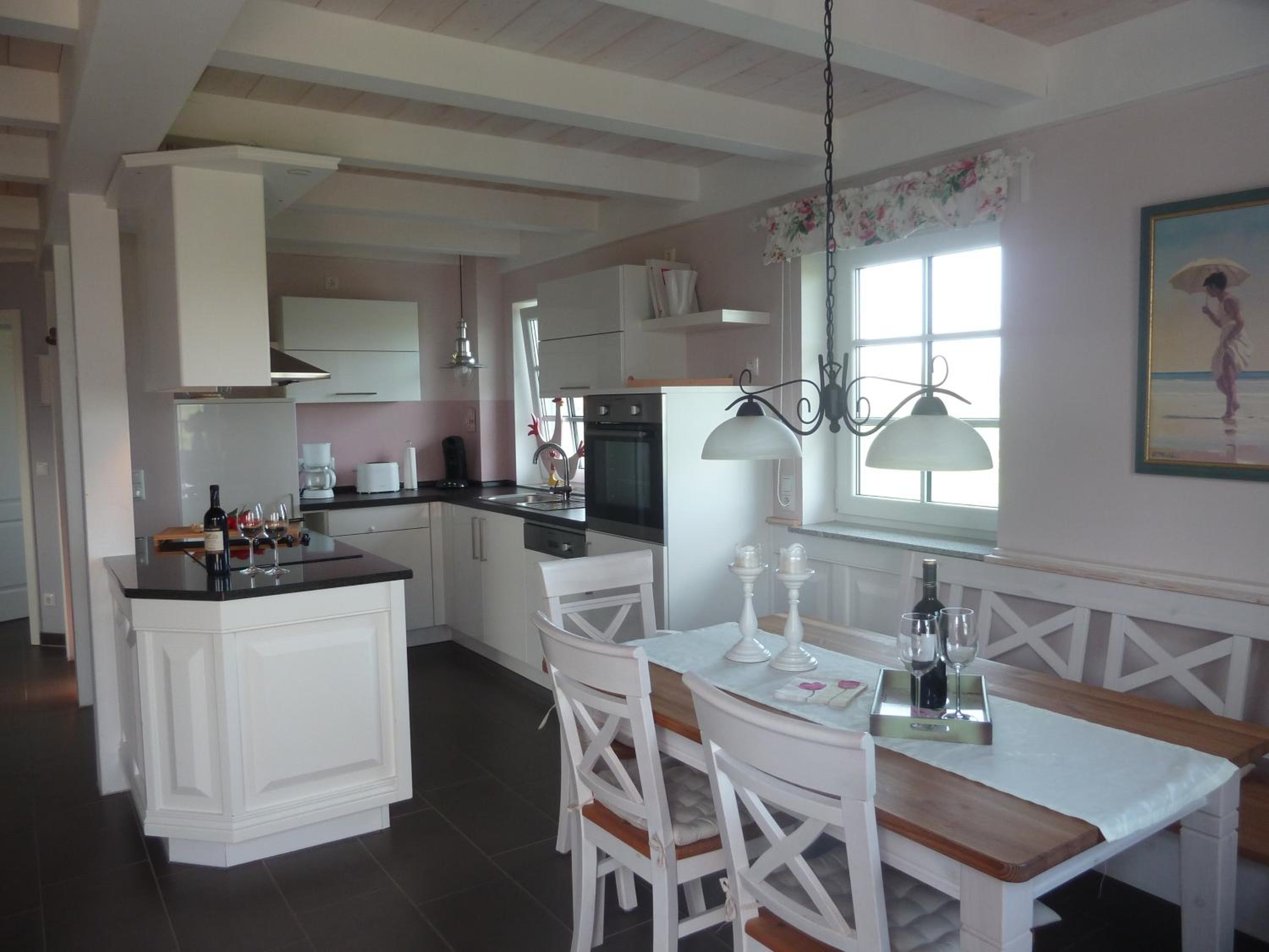 Four-Bedroom House photo 2