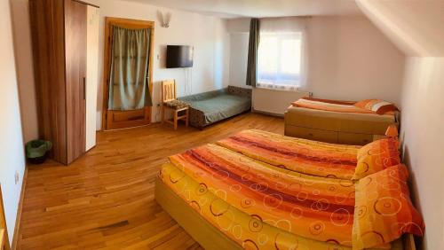 Quadruple Room with Bathroom photo 2