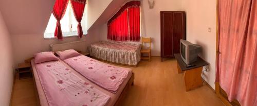 Triple Room with Private External Bathroom photo 1