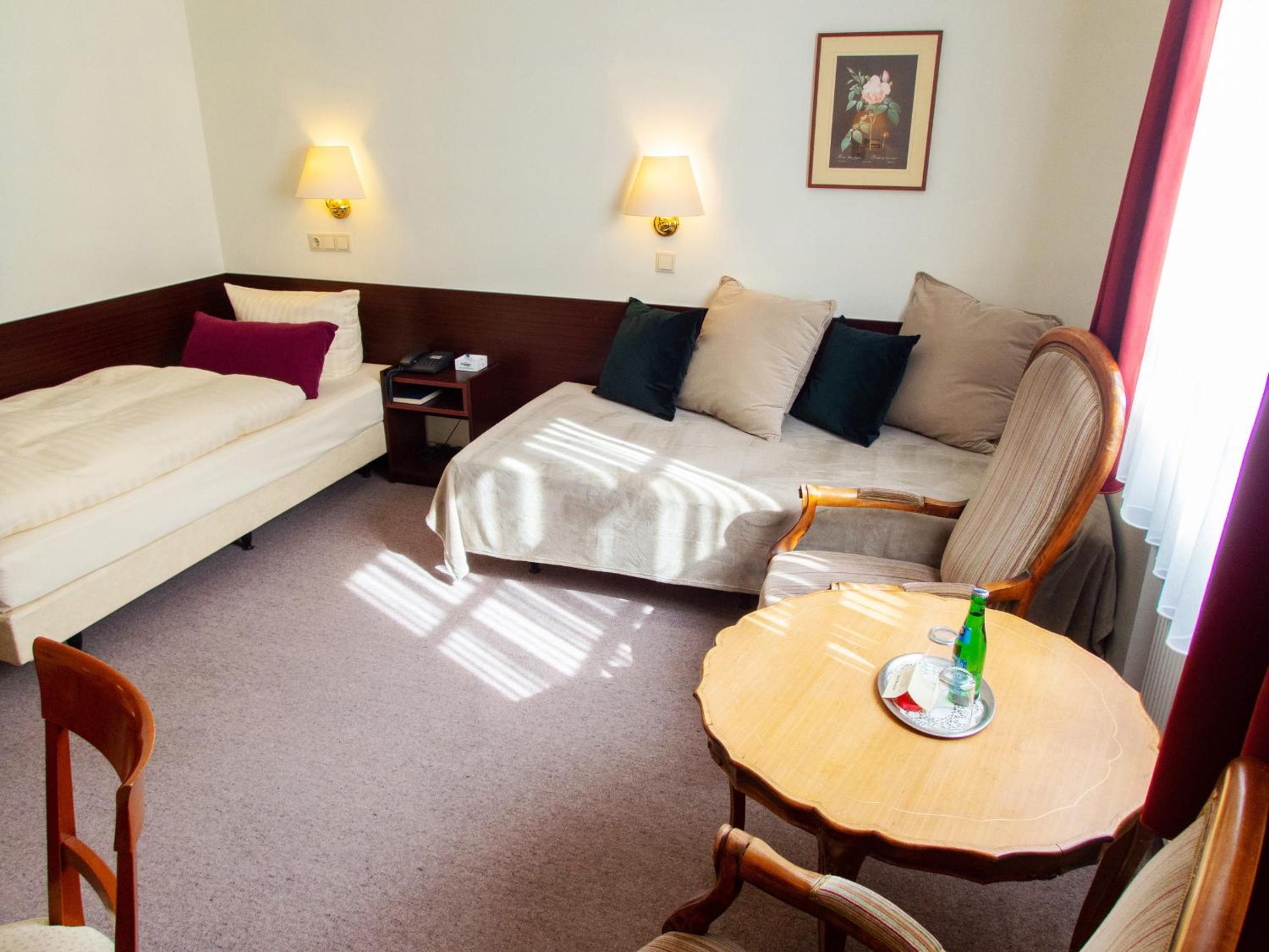 Standard Twin Room - Photo 1