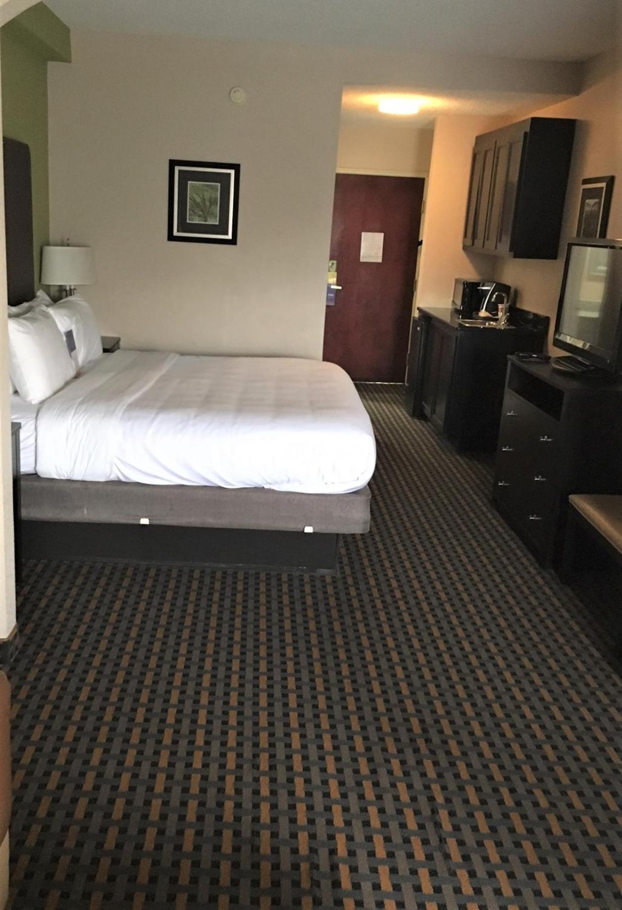 King Room with Sofa Bed - Non-Smoking - Photo 1