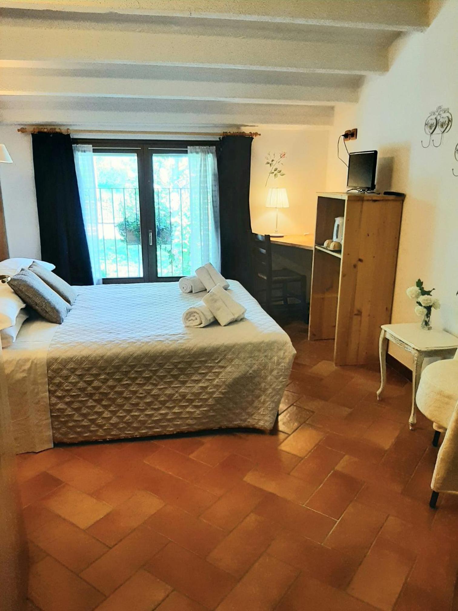 Double Room - Photo 3