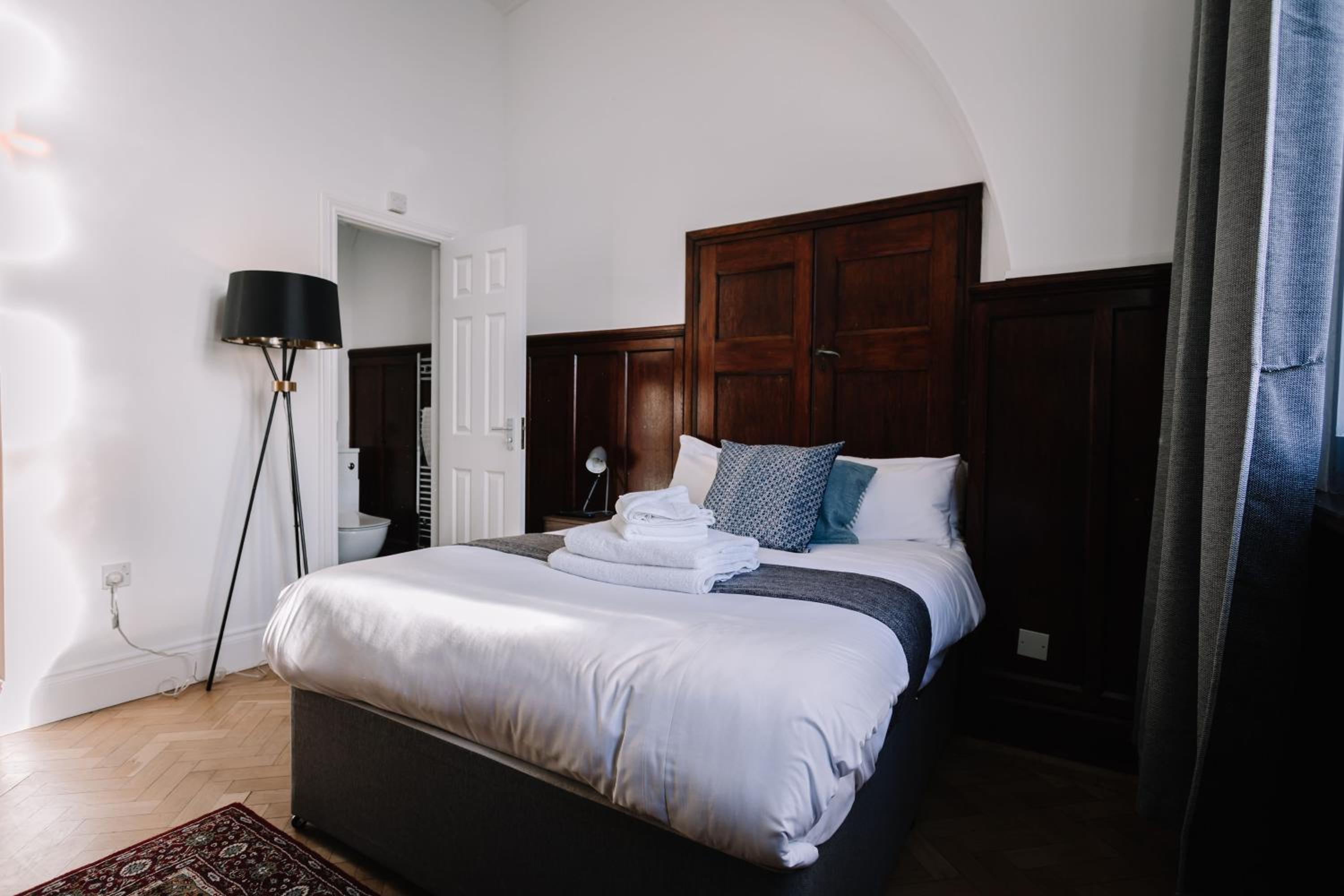 Double Room with Private Bathroom - Photo 7