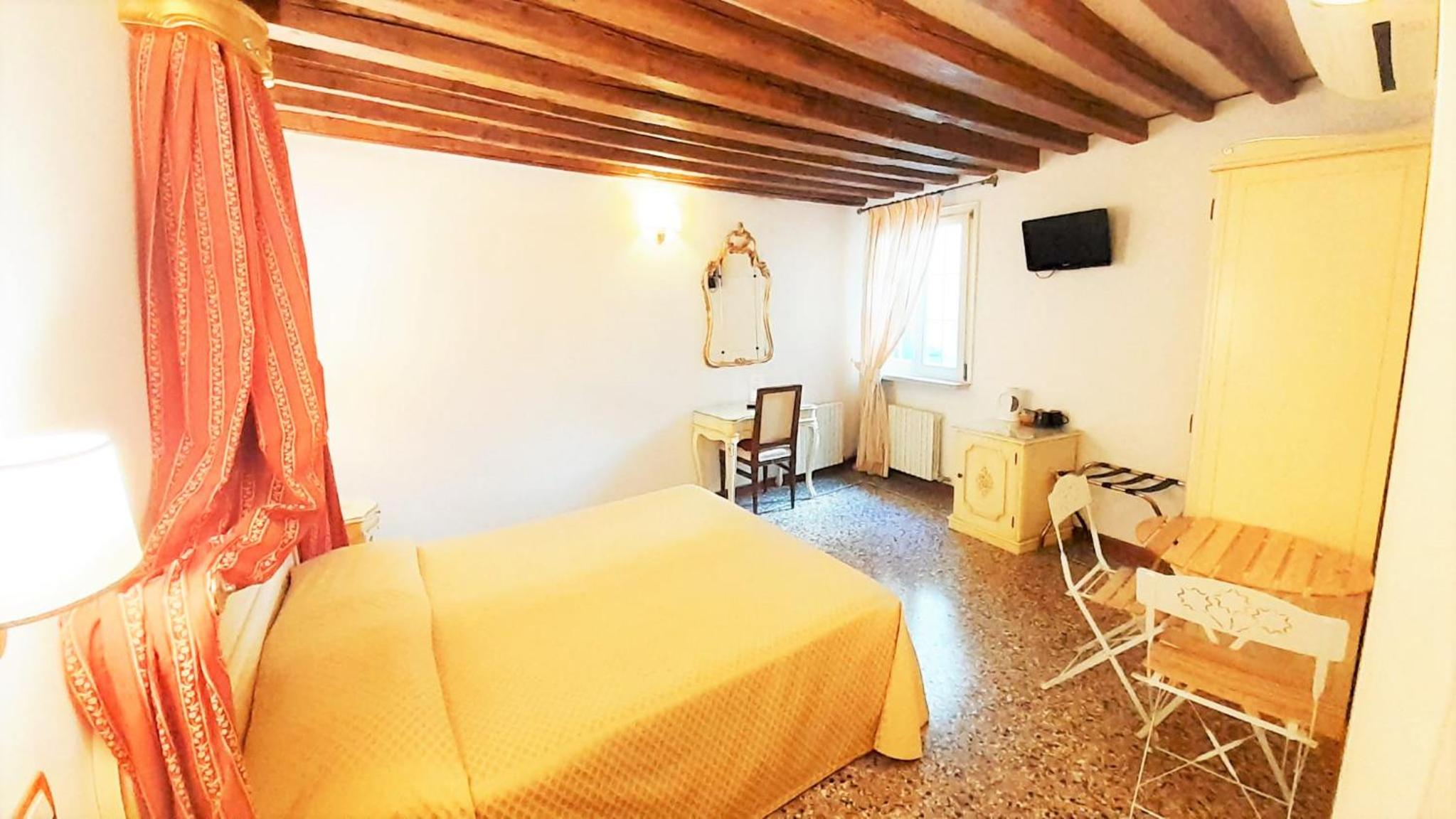 Classic Double Room photo 1