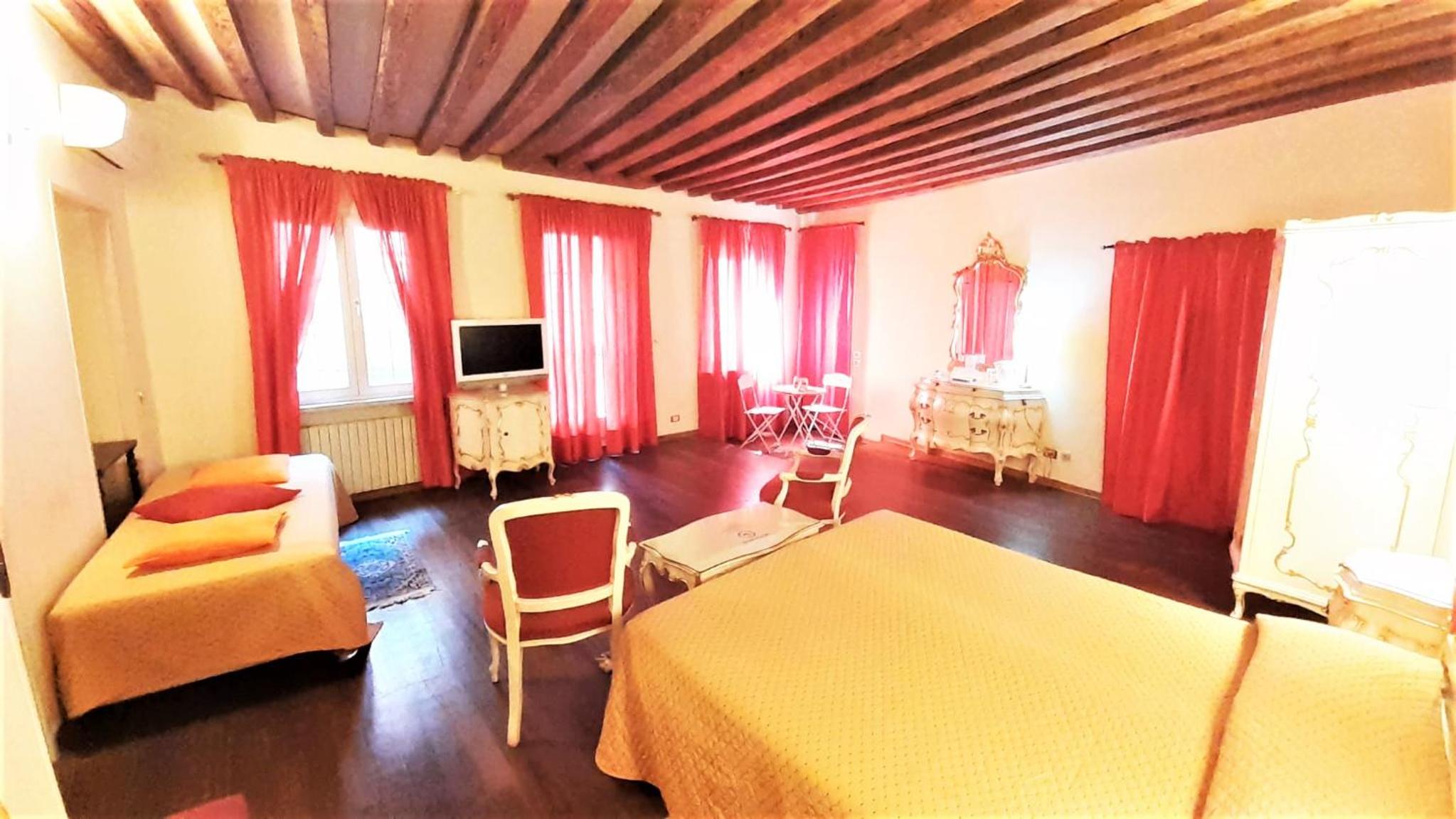 Studio Apartment photo 2