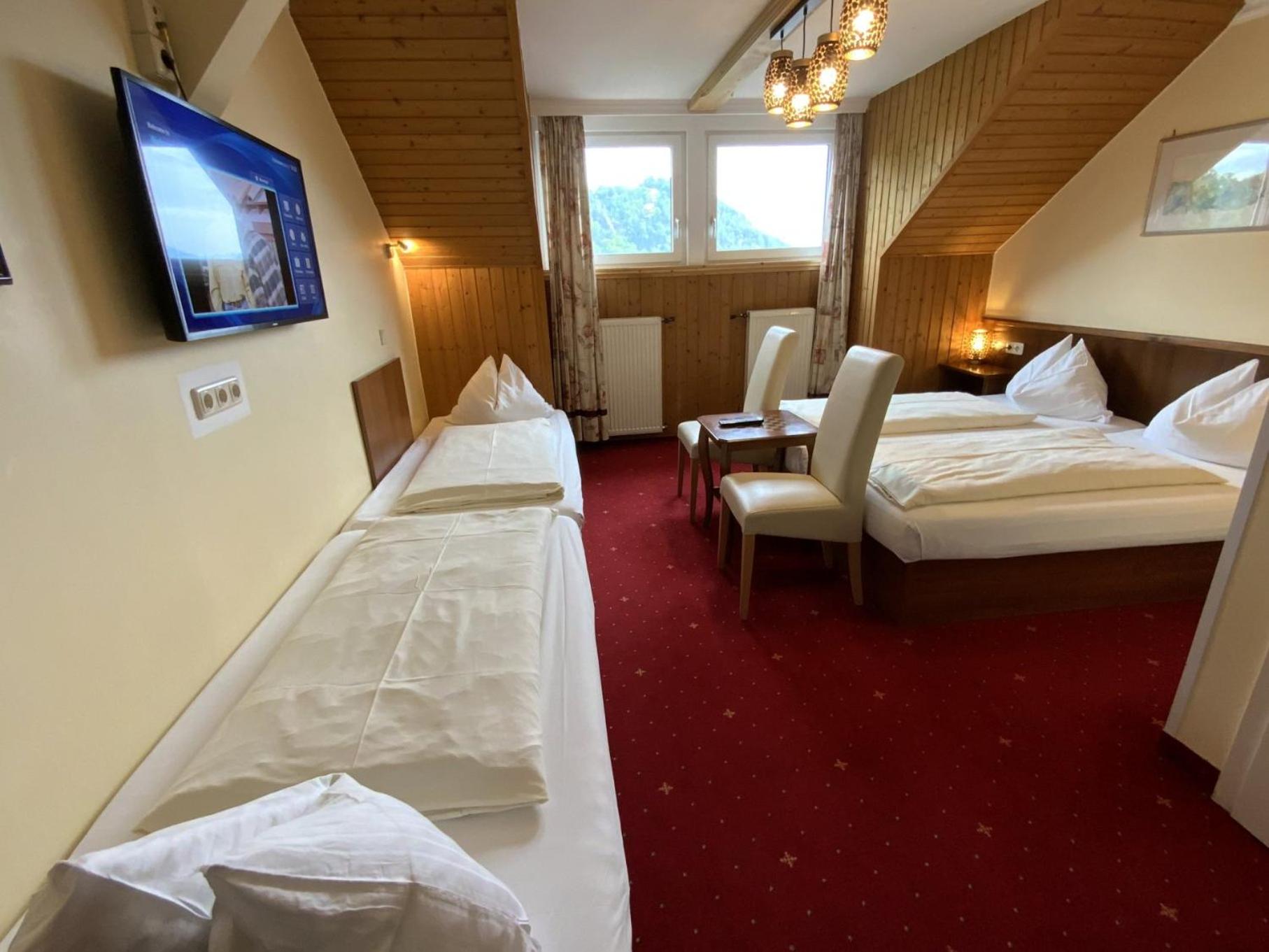Quadruple Room - Photo 1