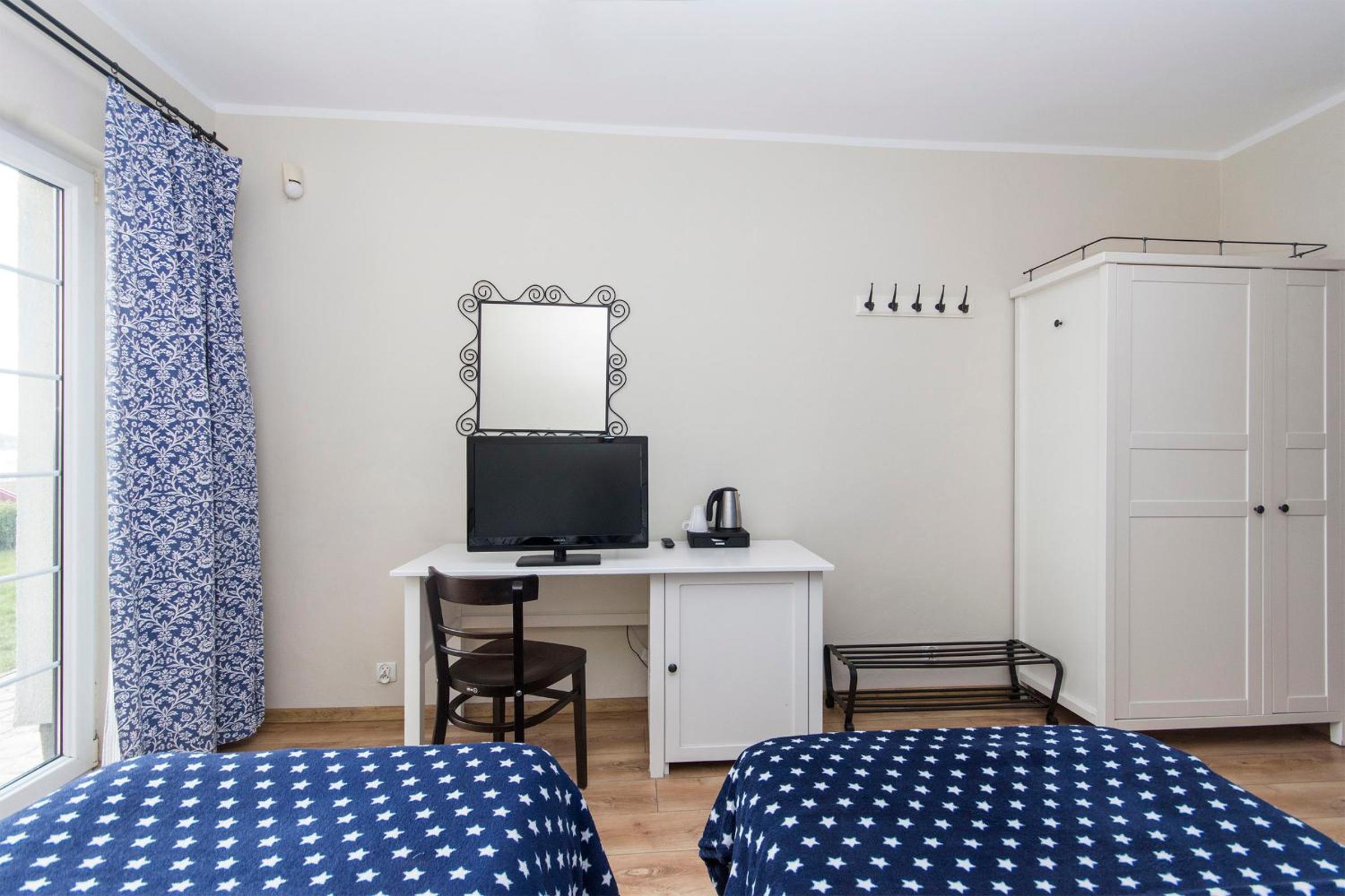 Double or Twin Room - Photo 6