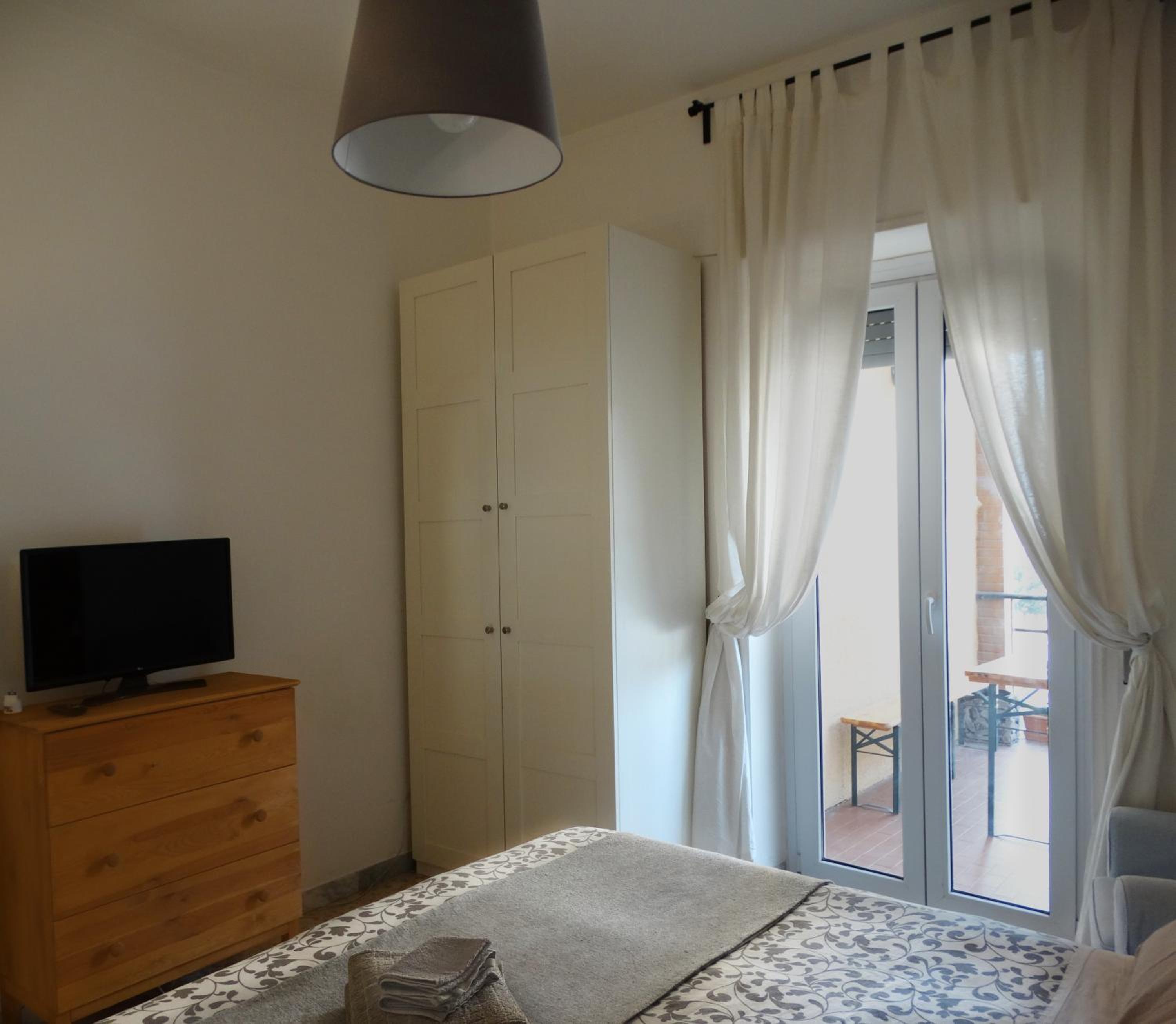 Double Room with Private Bathroom photo 2