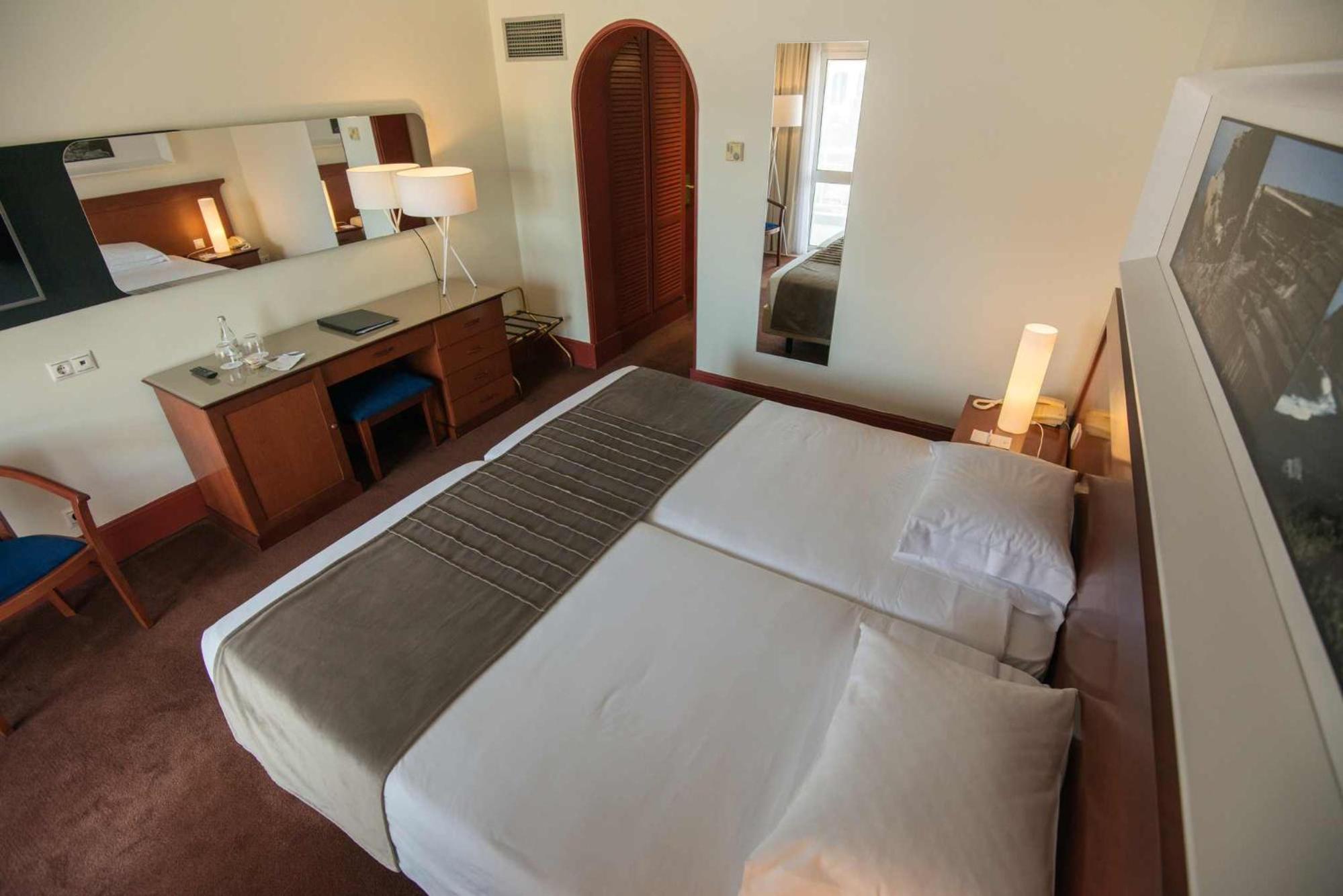 Twin Room - Photo 1
