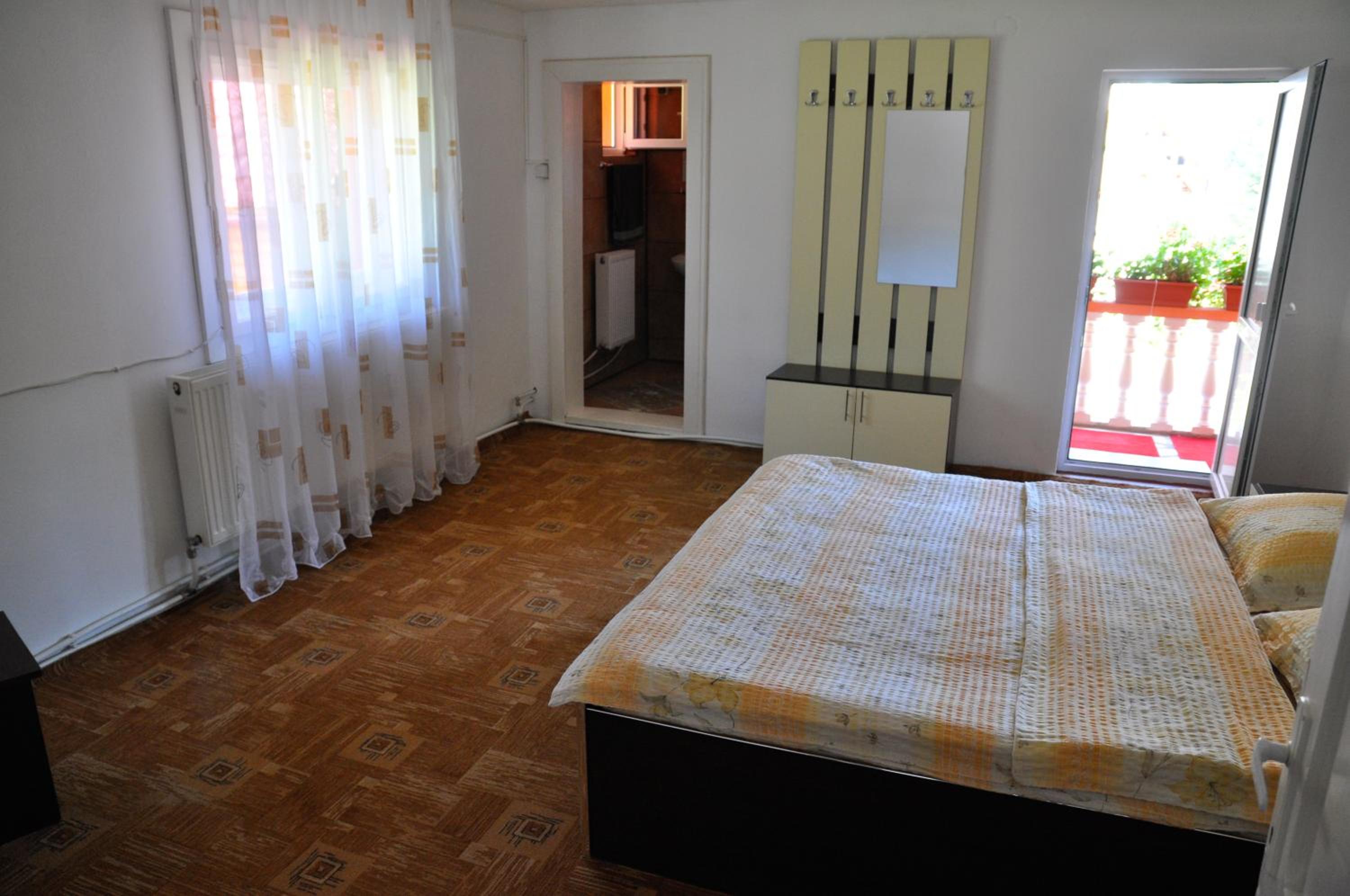 Double Room with Private Bathroom photo 3